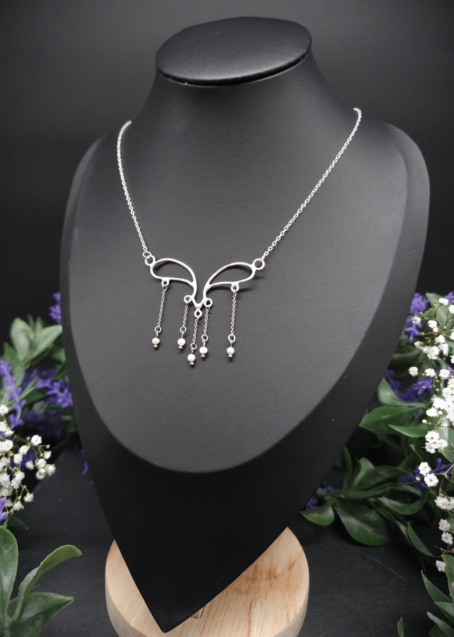 Versilberte Halskette - Collier mit Süßwasserperlen - romantischer Brautschmuck - Art Nouveau