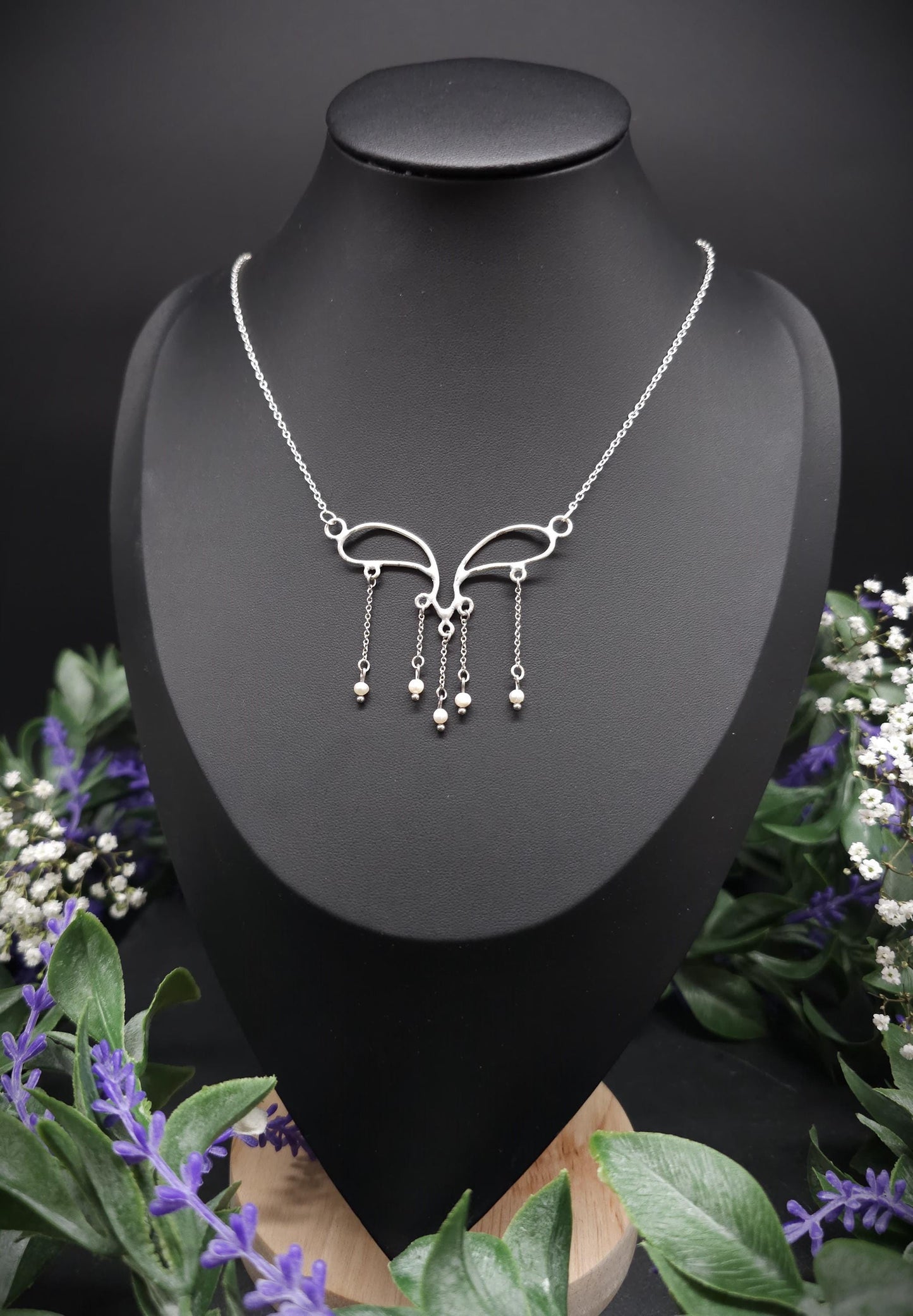 Versilberte Halskette - Collier mit Süßwasserperlen - romantischer Brautschmuck - Art Nouveau
