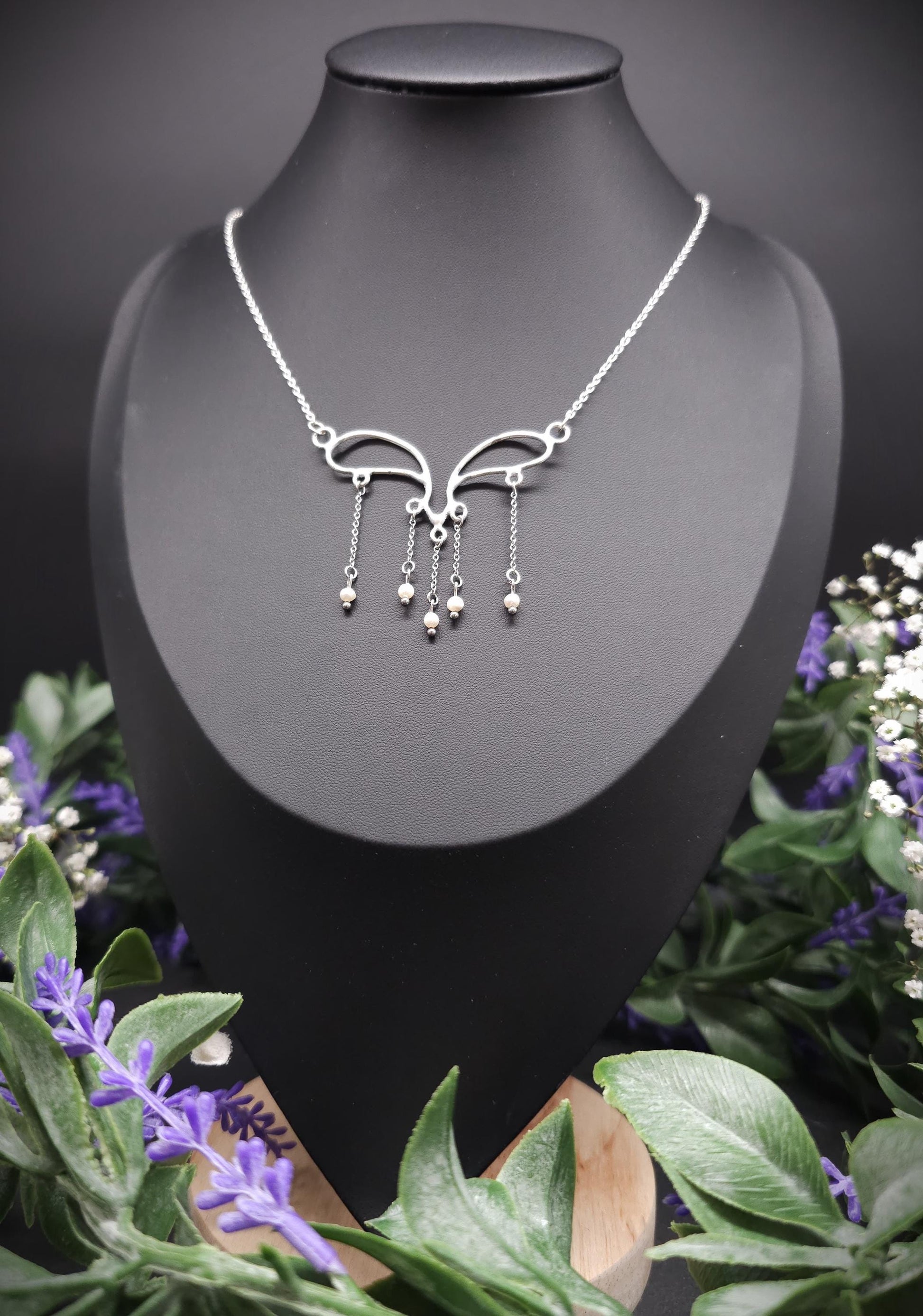 Versilberte Halskette - Collier mit Süßwasserperlen - romantischer Brautschmuck - Art Nouveau