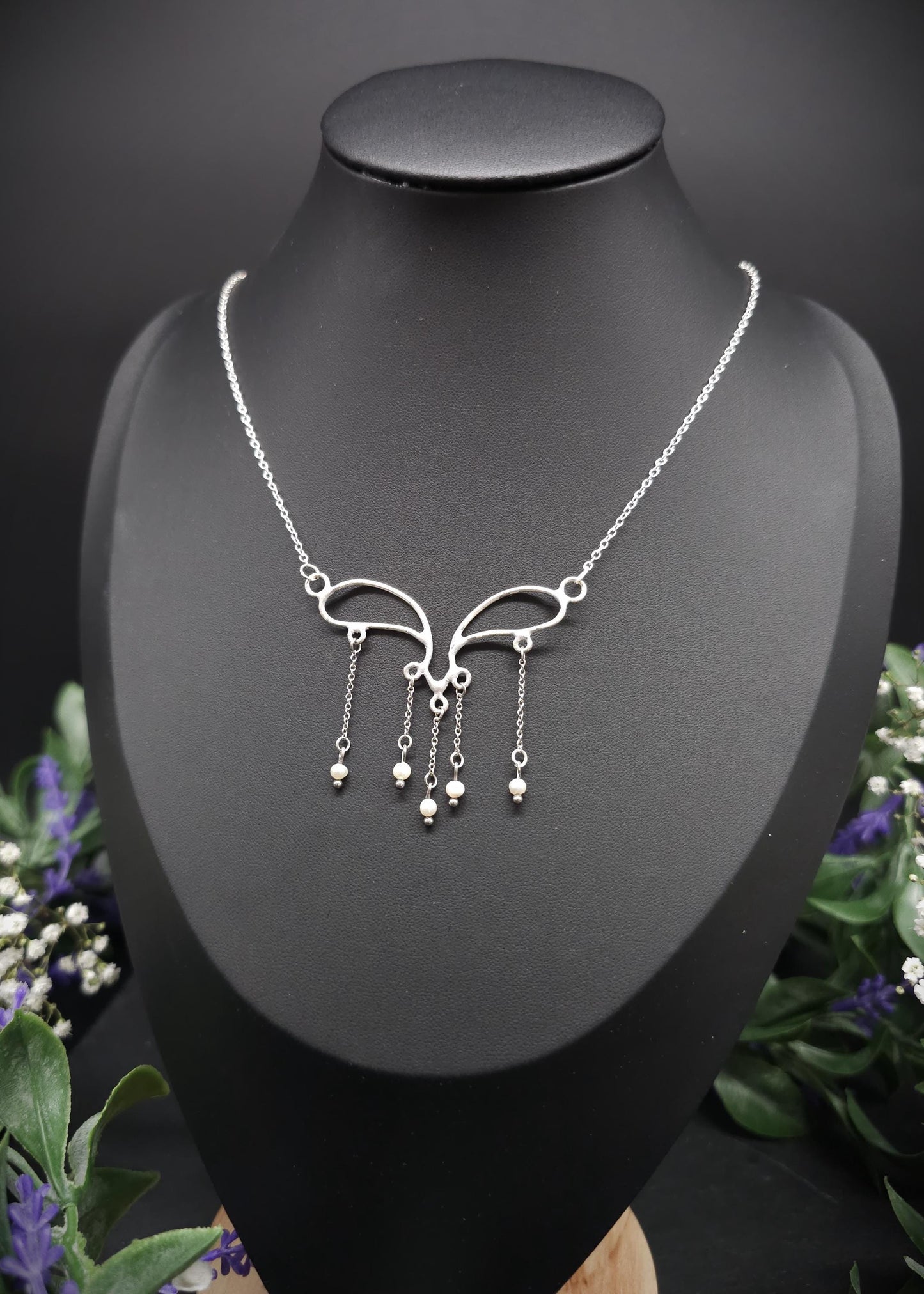 Versilberte Halskette - Collier mit Süßwasserperlen - romantischer Brautschmuck - Art Nouveau