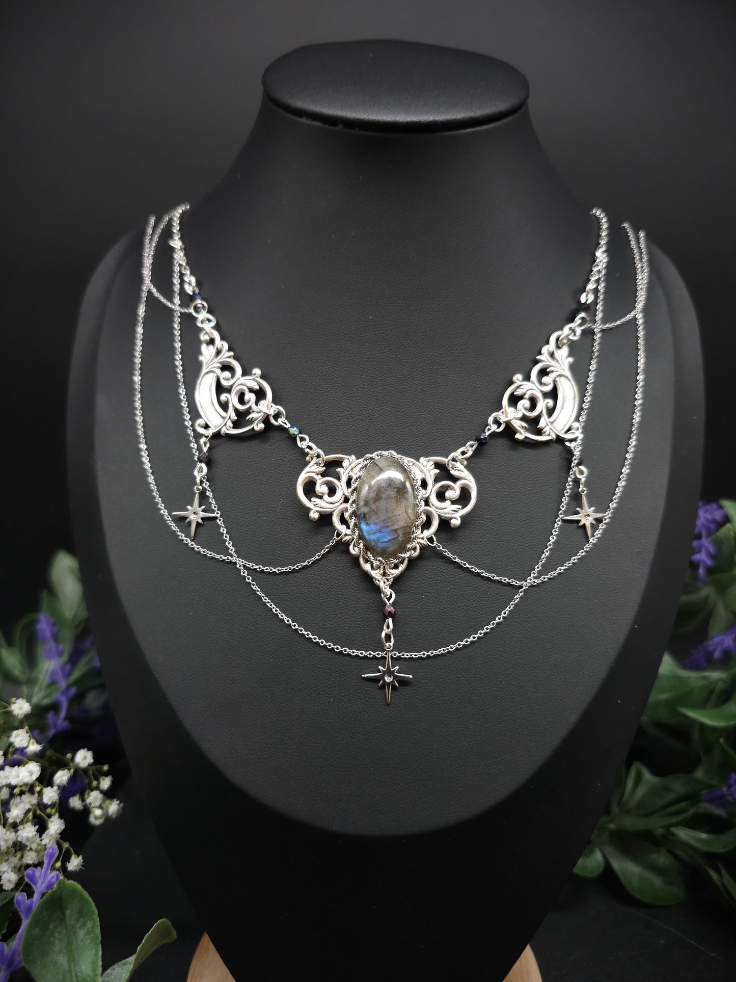 Art Nouveau Collier mit blauem Labradorit - Edelstahlsterne – Handgefertigte Halskette mit tschechischen Perlen – Größenverstell