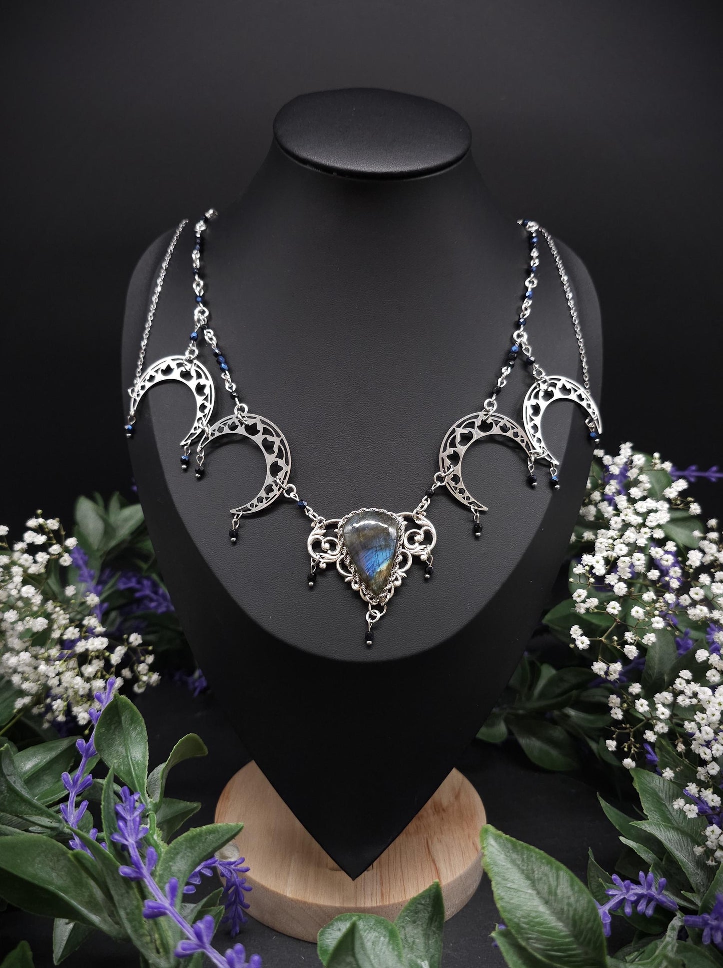 Collier mit blauem Labradorit - Edelstahlmonde - Größenverstellbare Halskette - Unikat