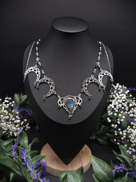 Collier mit blauem Labradorit - Edelstahlmonde - Größenverstellbare Halskette - Unikat