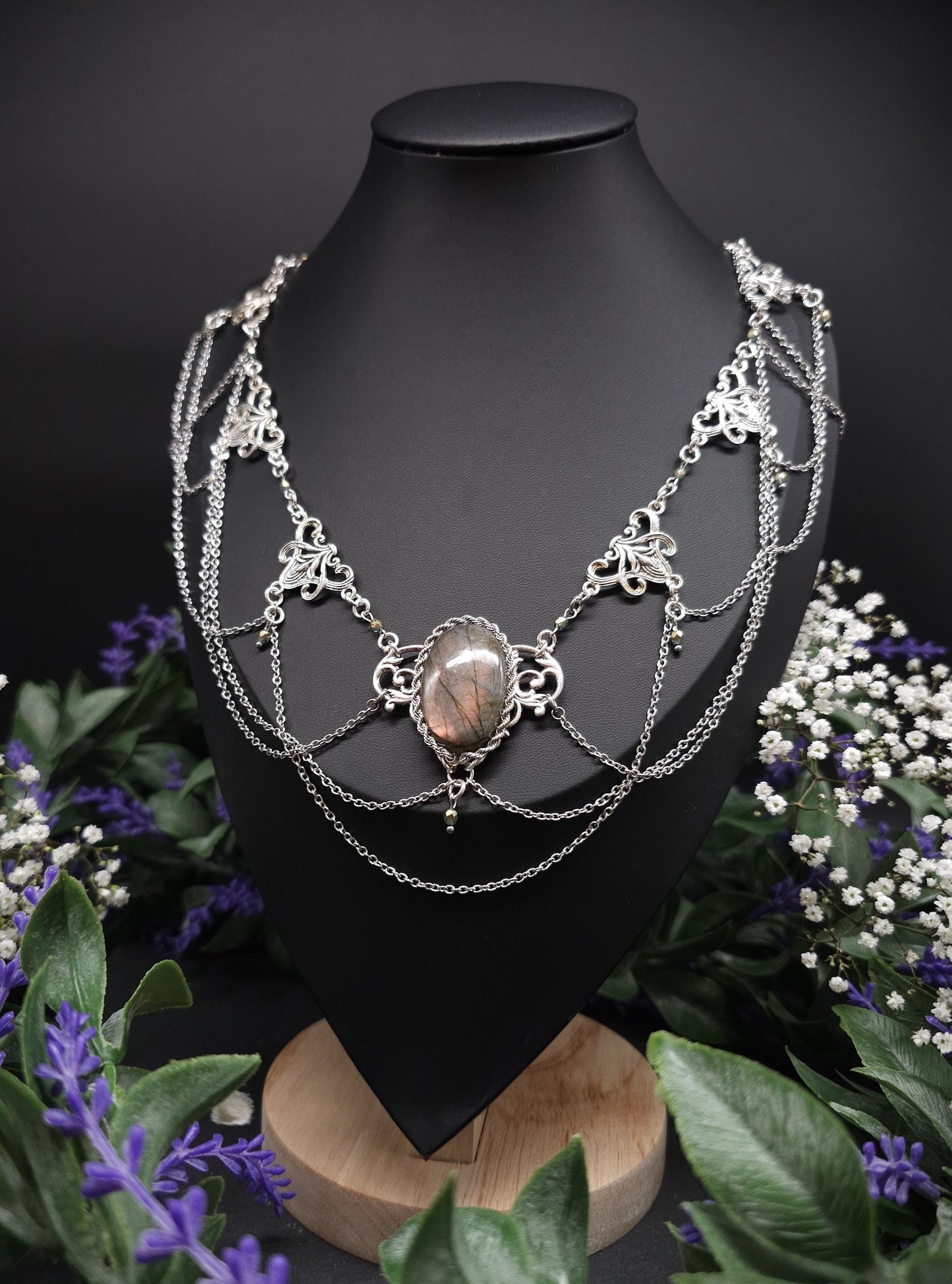 Art Nouveau Collier mit seltenem gold-lila Labradorit – Jugendstil Halskette mit Edelstahlketten – Größenverstellbarer Fantasyschmuck