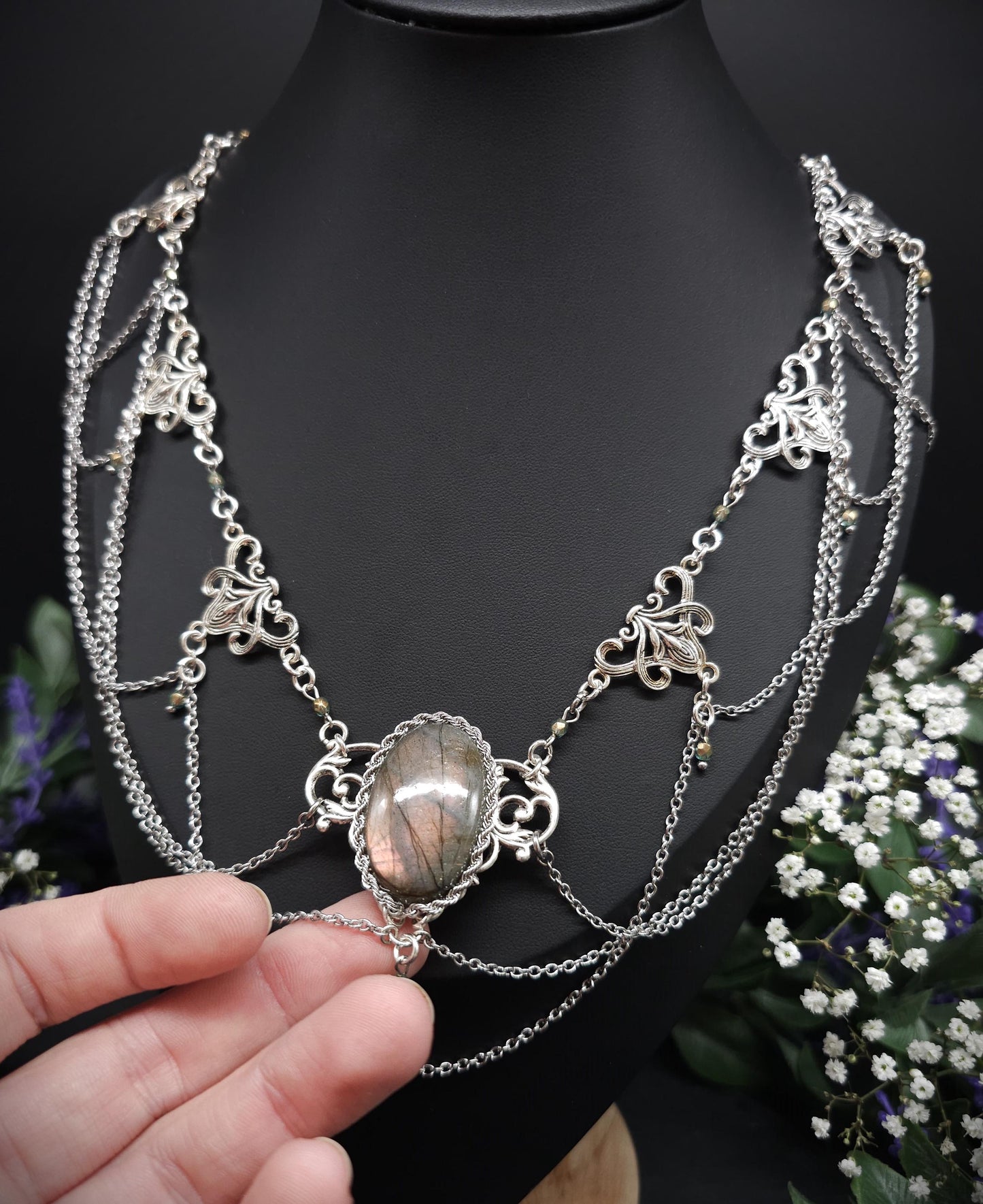 Art Nouveau Collier mit seltenem gold-lila Labradorit – Jugendstil Halskette mit Edelstahlketten – Größenverstellbarer Fantasyschmuck