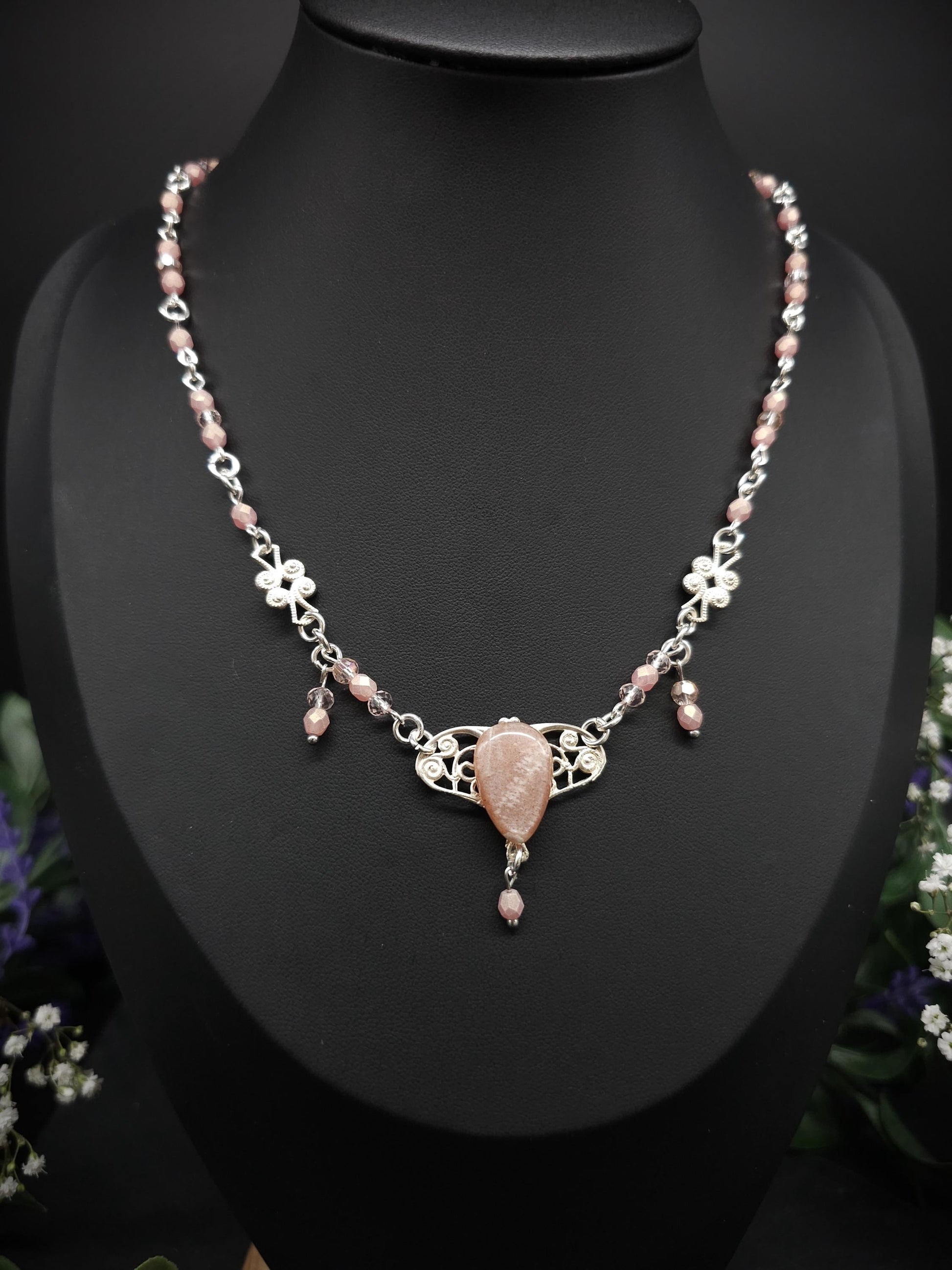 Pfirsichmondstein Collier mit rosa facettierten Perlen – Art Nouveau Halskette, Größenverstellbarer romantischer Braut- & Hochzeitsschmuck