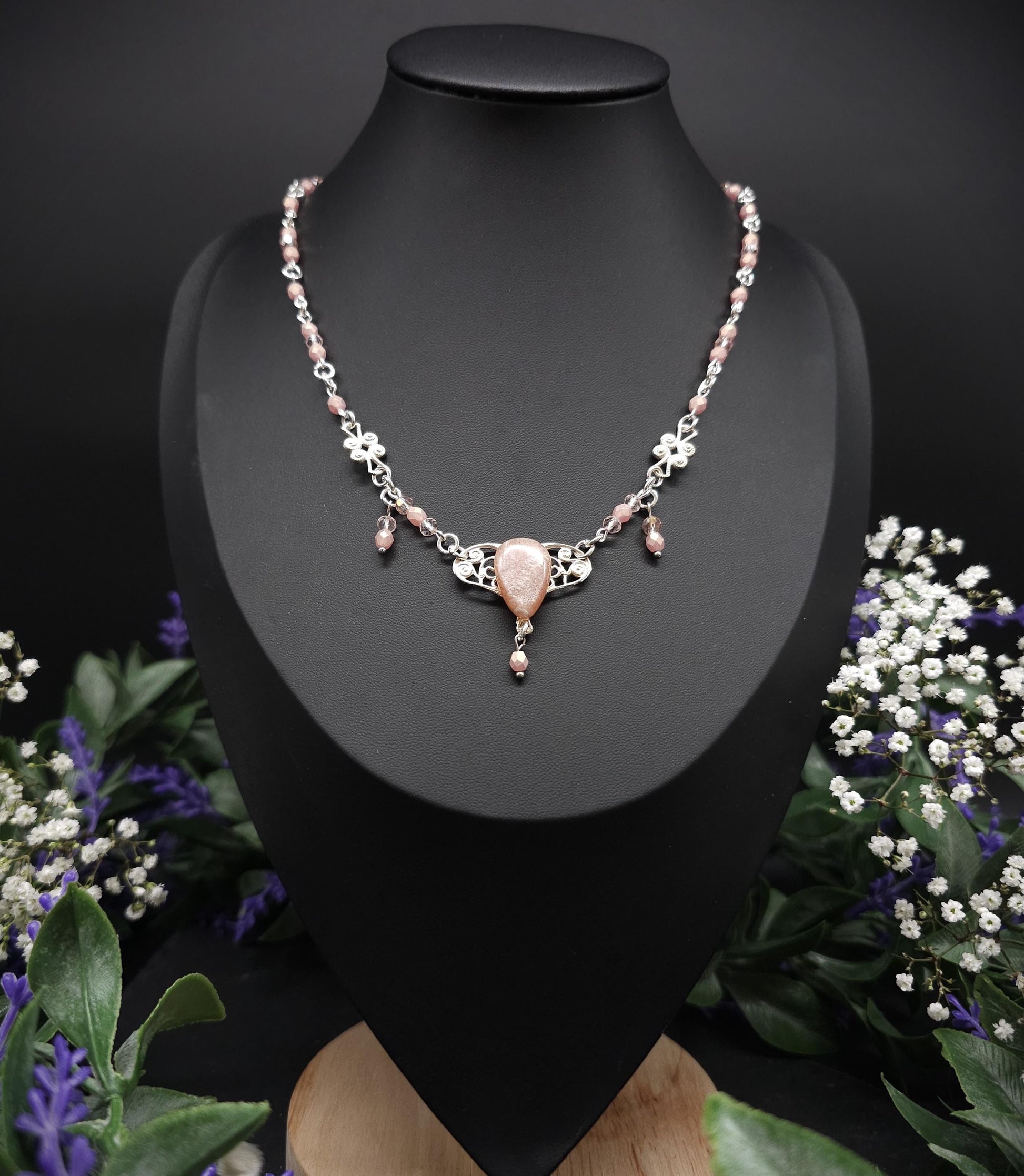 Pfirsichmondstein Collier mit rosa facettierten Perlen – Art Nouveau Halskette, Größenverstellbarer romantischer Braut- & Hochzeitsschmuck