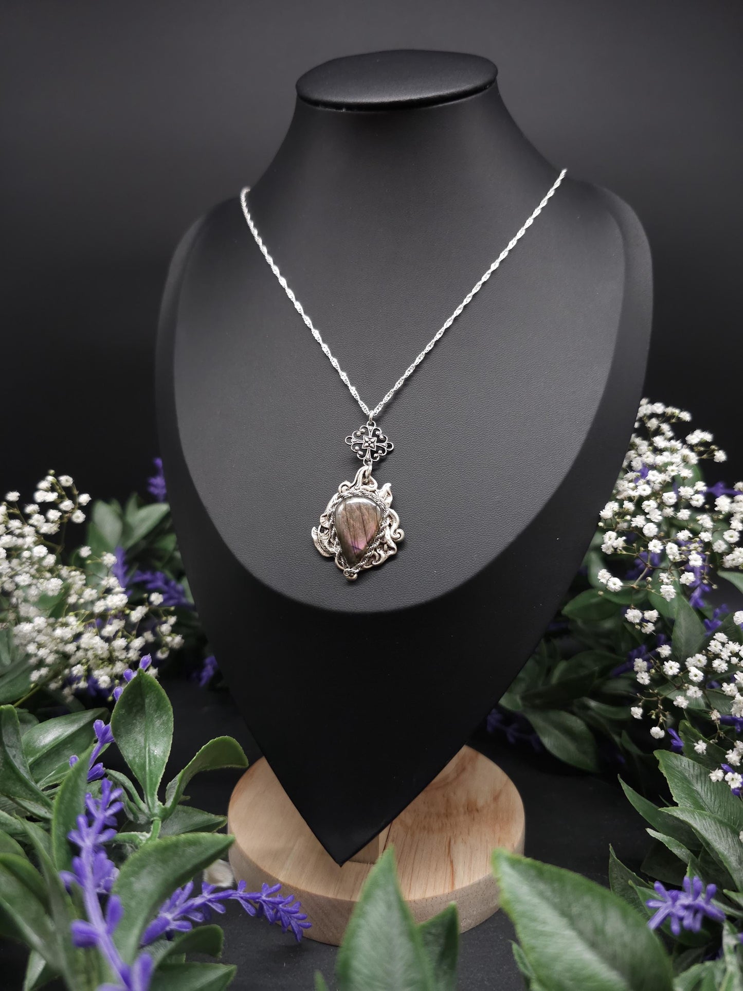 Jugendstil / Art Nouveau Collier - 925er Sterlingsilberkette - Seltener Lila Labradorit – größenverstellbar - eleganter Jugendstilanhänger