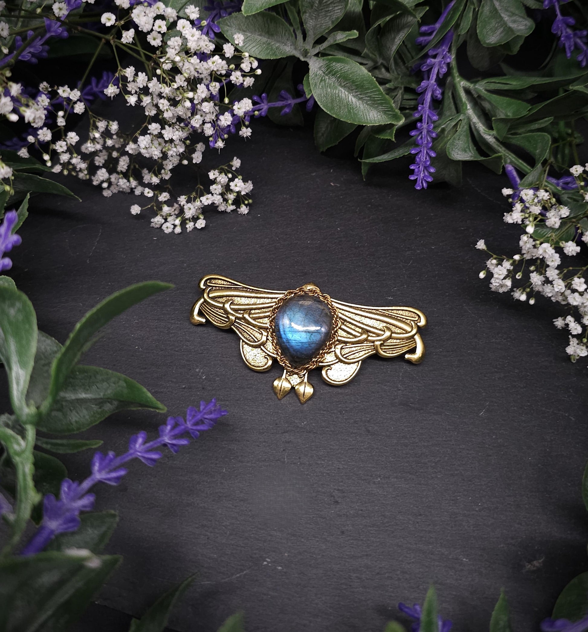 Goldene Art Nouveau Haarspange mit blauem Labradorit – Jugendstil Schmetterlingsdesign – Zwei Steinvarianten – Elegantes Vintage Accessoire