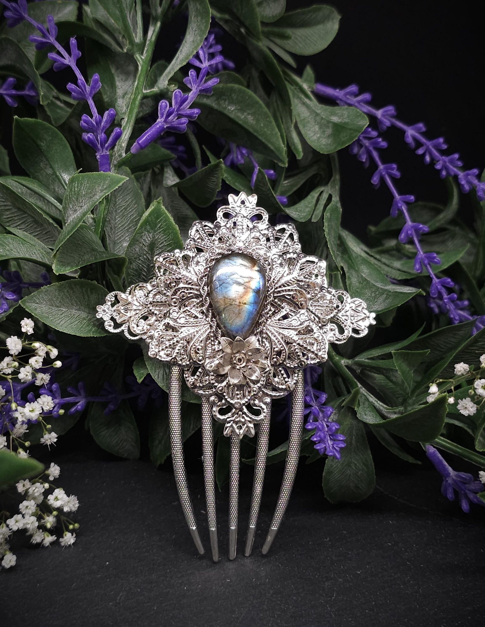 Haarkamm mit Labradorit Cabochon ~ für Brautfrisur, Mittelalter, Fantasy, Hochzeiten ~ Haarspange ~ Einzigartiger Schmuck ~ Haarnadel ~