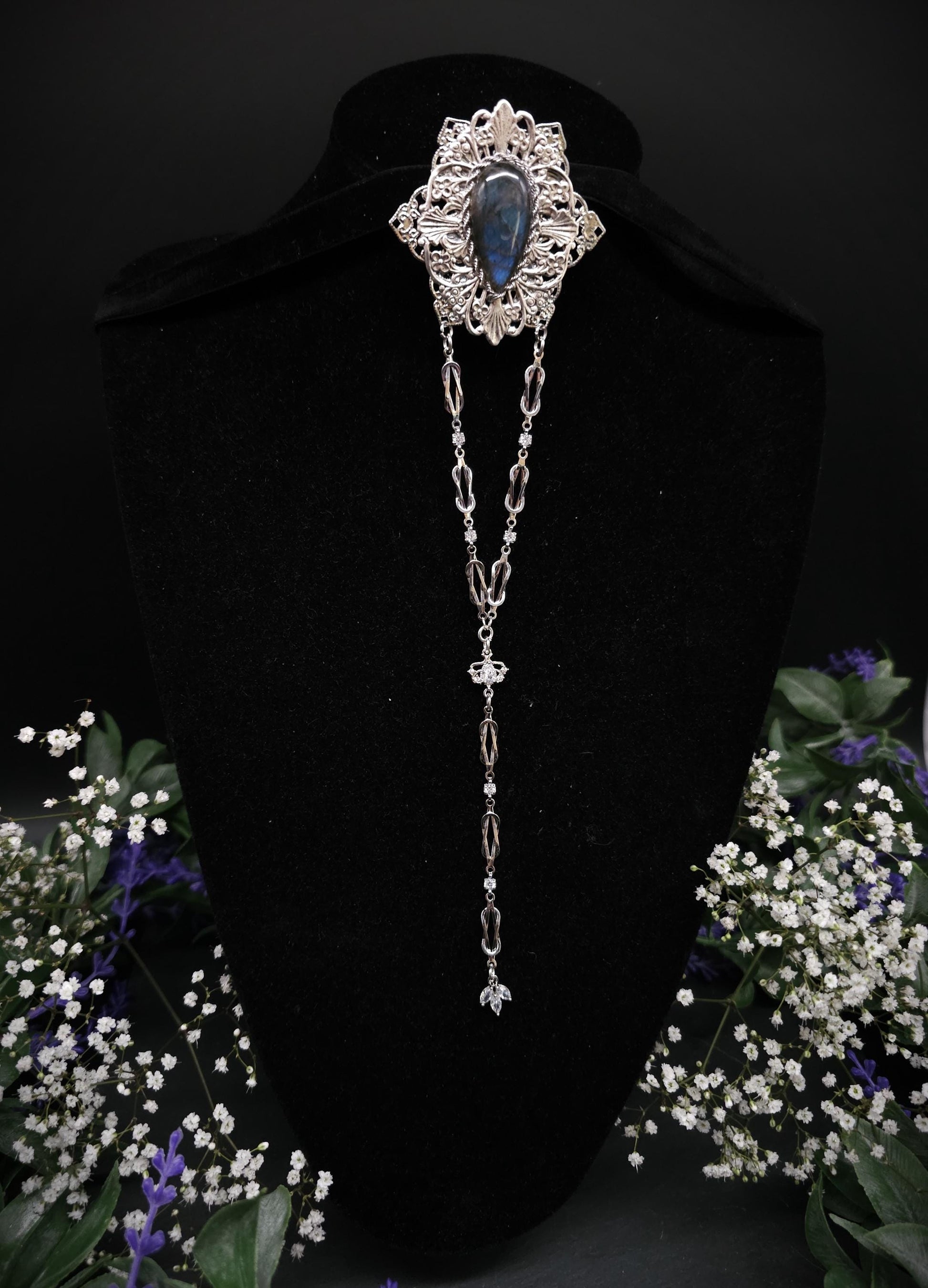 Filigrane elfenhafte Brosche ~ Labradorit Brosche ~ Dekorativer Pin für Bräute und Hochzeiten ~ Vintage Schalnadel ~ Brosche für Fantasy