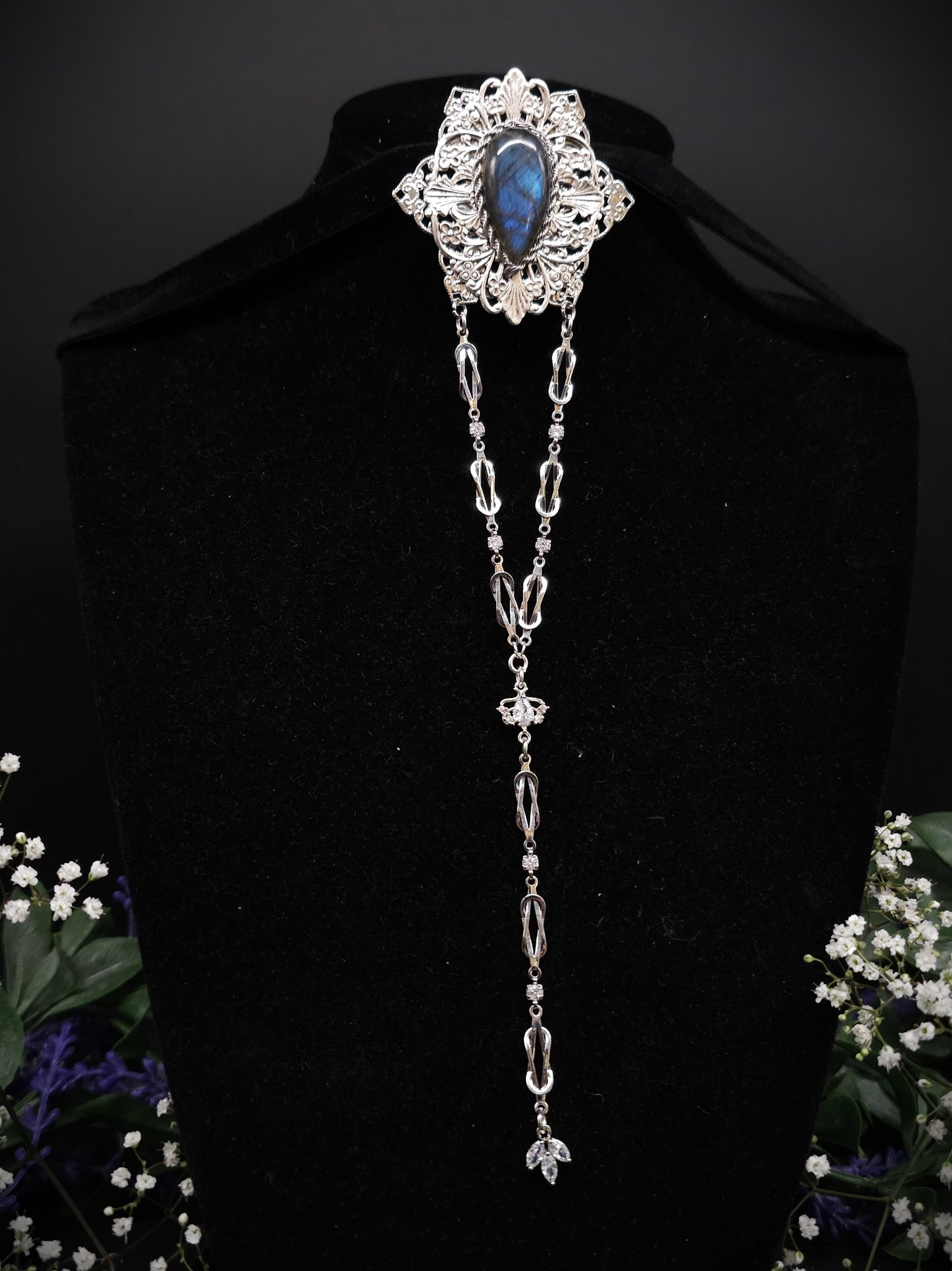 Filigrane elfenhafte Brosche ~ Labradorit Brosche ~ Dekorativer Pin für Bräute und Hochzeiten ~ Vintage Schalnadel ~ Brosche für Fantasy