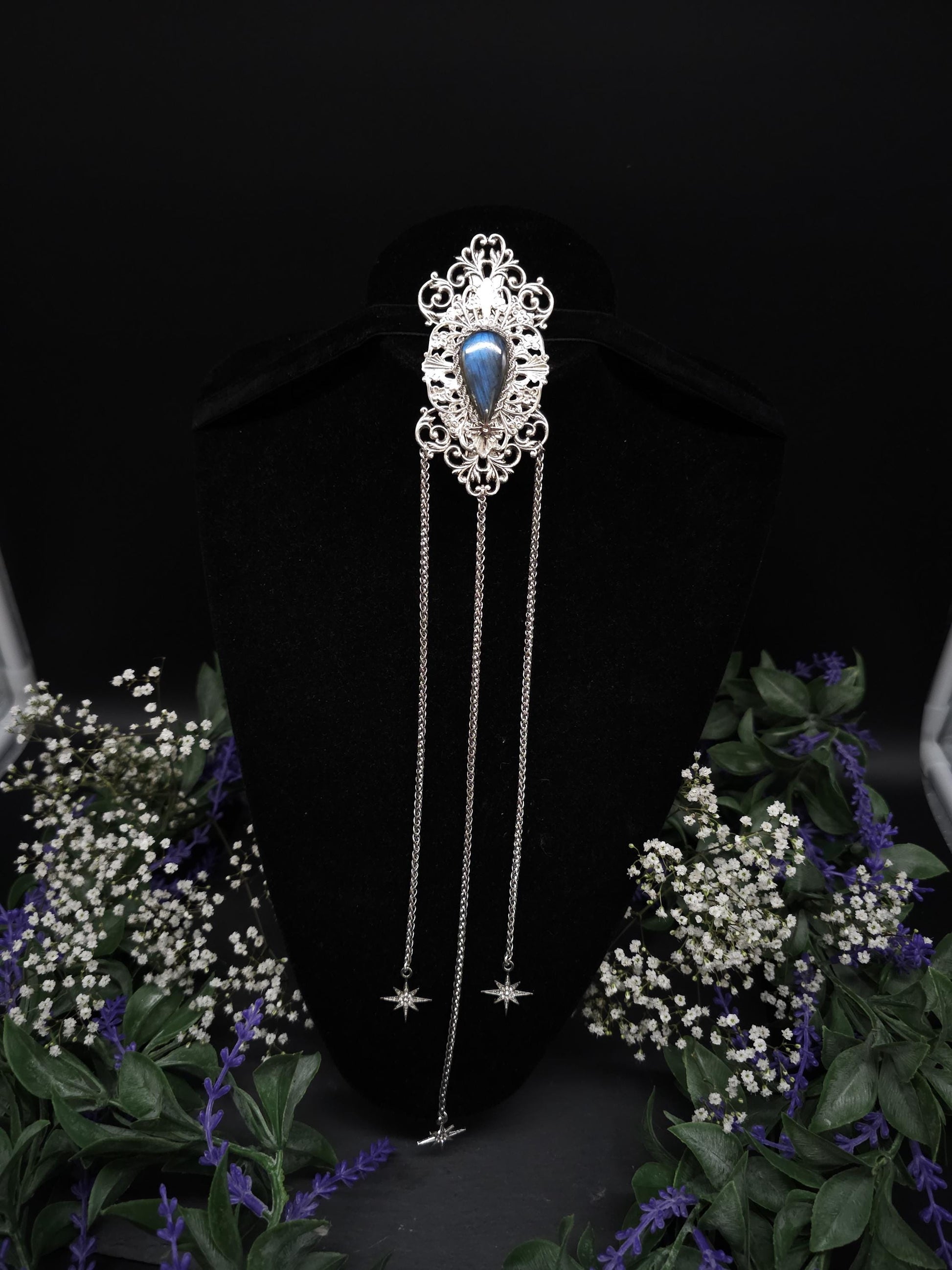 Art Nouveau Brosche mit Tropfen Labradorit ~ Dekorative Schalnadel ~Jugendstil Pin ~ Accessoire für Mittelalter, Fantasy, Gothic, Witchy