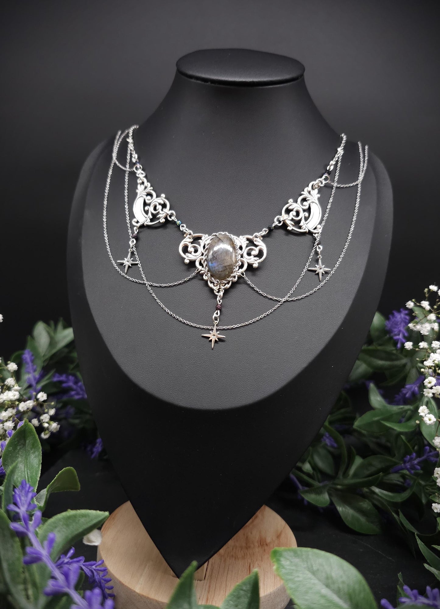 Art Nouveau Collier mit blauem Labradorit - Edelstahlsterne – Handgefertigte Halskette mit tschechischen Perlen – Größenverstell
