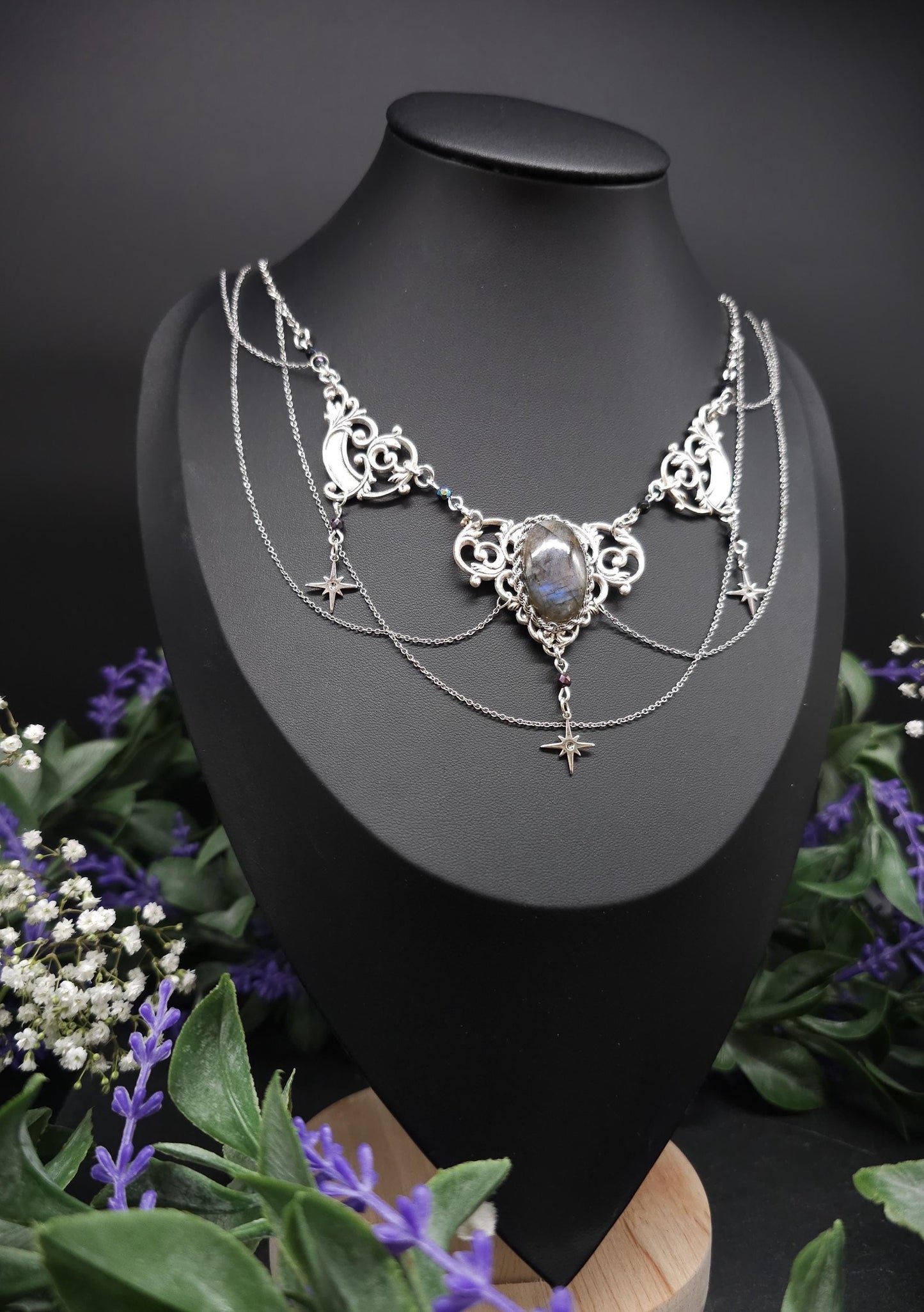 Art Nouveau Collier mit blauem Labradorit - Edelstahlsterne – Handgefertigte Halskette mit tschechischen Perlen – Größenverstell