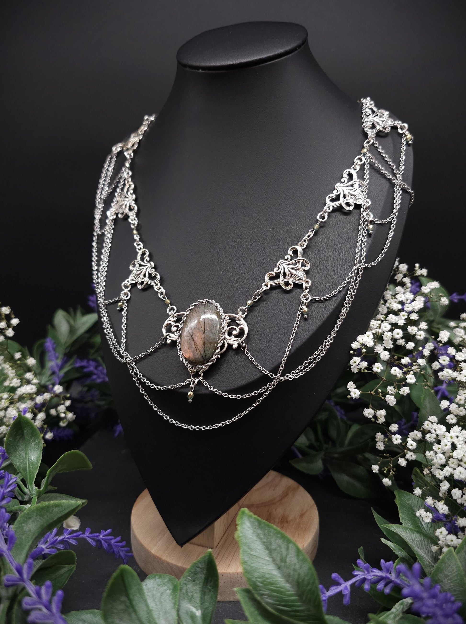 Art Nouveau Collier mit seltenem gold-lila Labradorit – Jugendstil Halskette mit Edelstahlketten – Größenverstellbarer Fantasyschmuck