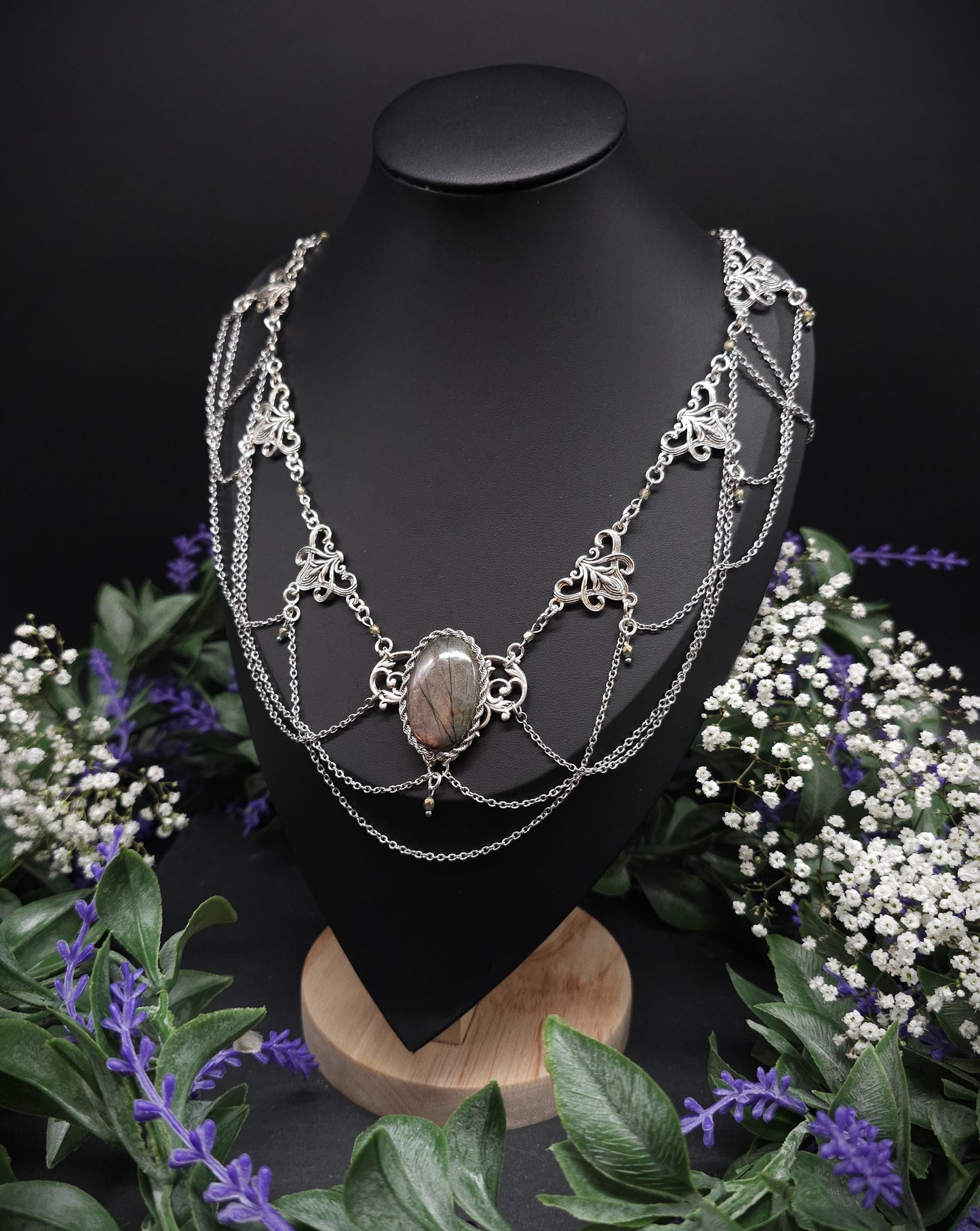 Art Nouveau Collier mit seltenem gold-lila Labradorit – Jugendstil Halskette mit Edelstahlketten – Größenverstellbarer Fantasyschmuck