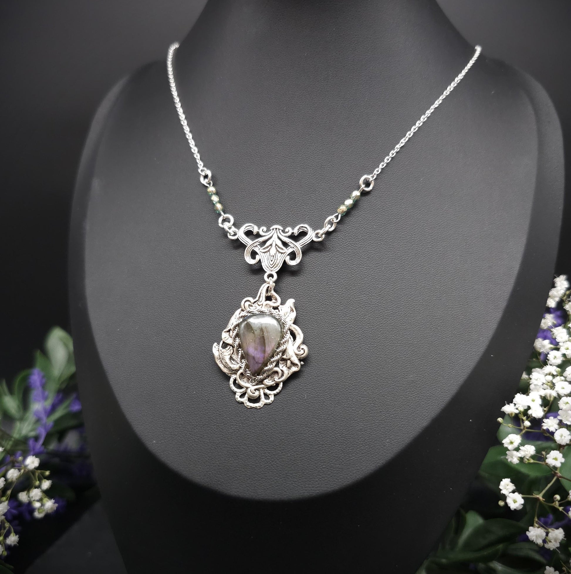 925 Sterling Silber Halskette - seltener kleiner Labradorit – Jugendstil / Art Nouveau Collier mit Salbeifarbenen Perlen, größenverstellbar