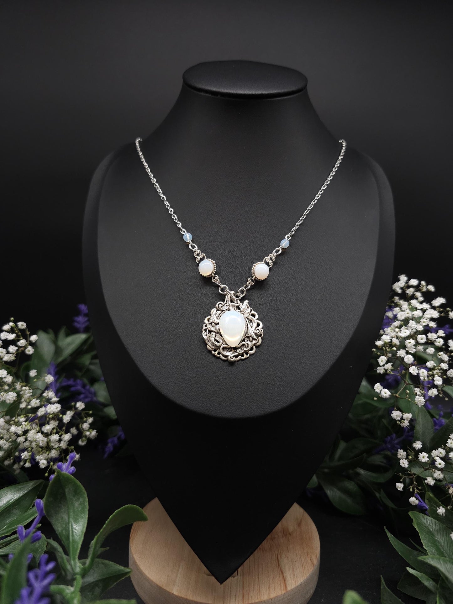 Opalith Collier – Jugendstil / Art Nouveau Halskette mit Tropfenanhänger - größenverstellbare Edelstahlkette, Braut- & Fantasy Schmuck