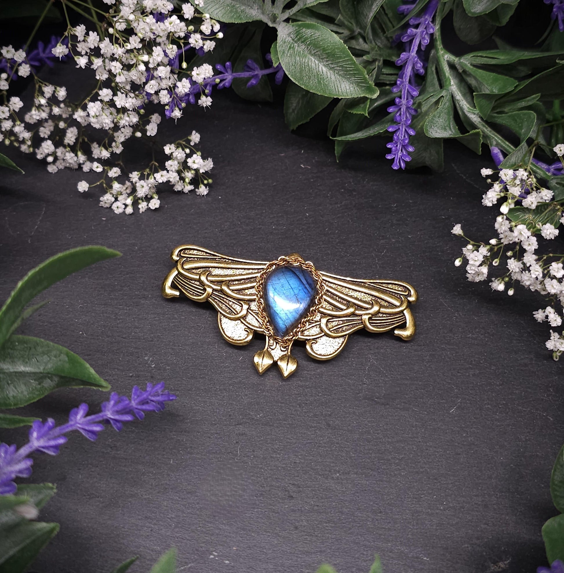 Goldene Art Nouveau Haarspange mit blauem Labradorit – Jugendstil Schmetterlingsdesign – Zwei Steinvarianten – Elegantes Vintage Accessoire