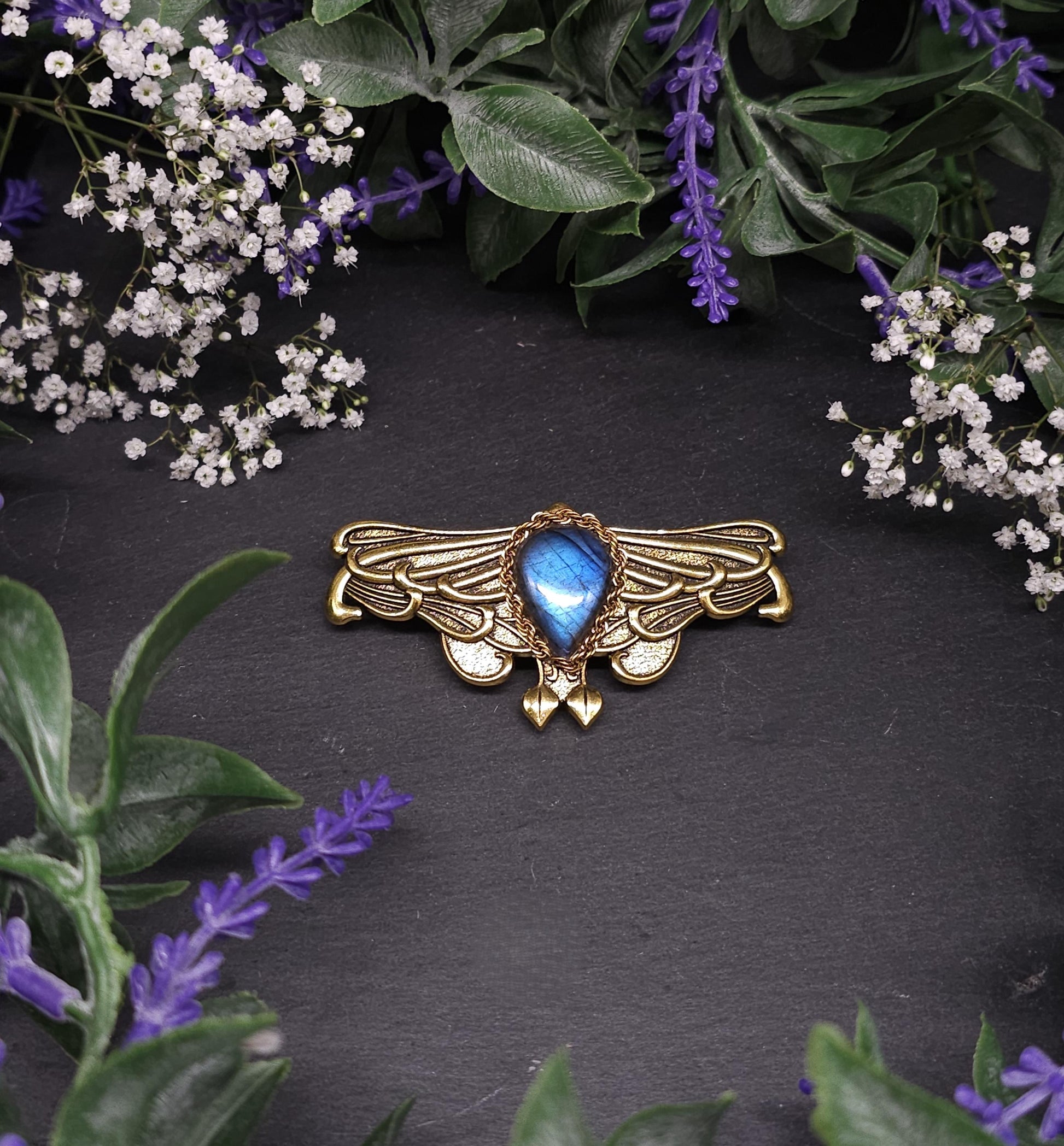 Goldene Art Nouveau Haarspange mit blauem Labradorit – Jugendstil Schmetterlingsdesign – Zwei Steinvarianten – Elegantes Vintage Accessoire