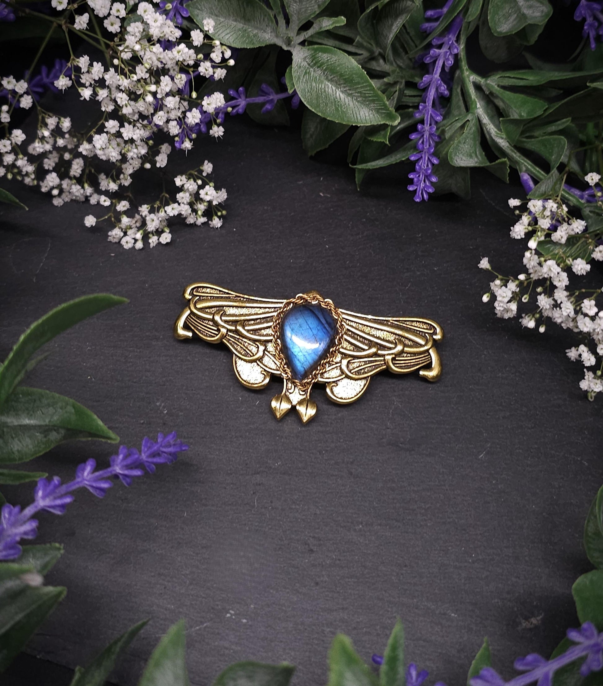 Goldene Art Nouveau Haarspange mit blauem Labradorit – Jugendstil Schmetterlingsdesign – Zwei Steinvarianten – Elegantes Vintage Accessoire