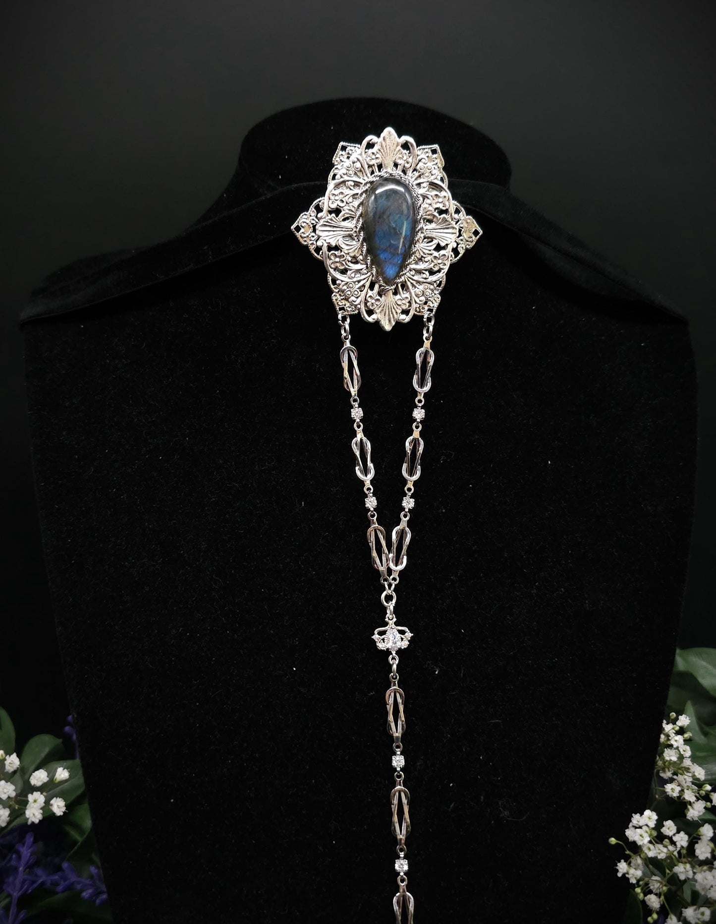 Filigrane elfenhafte Brosche ~ Labradorit Brosche ~ Dekorativer Pin für Bräute und Hochzeiten ~ Vintage Schalnadel ~ Brosche für Fantasy