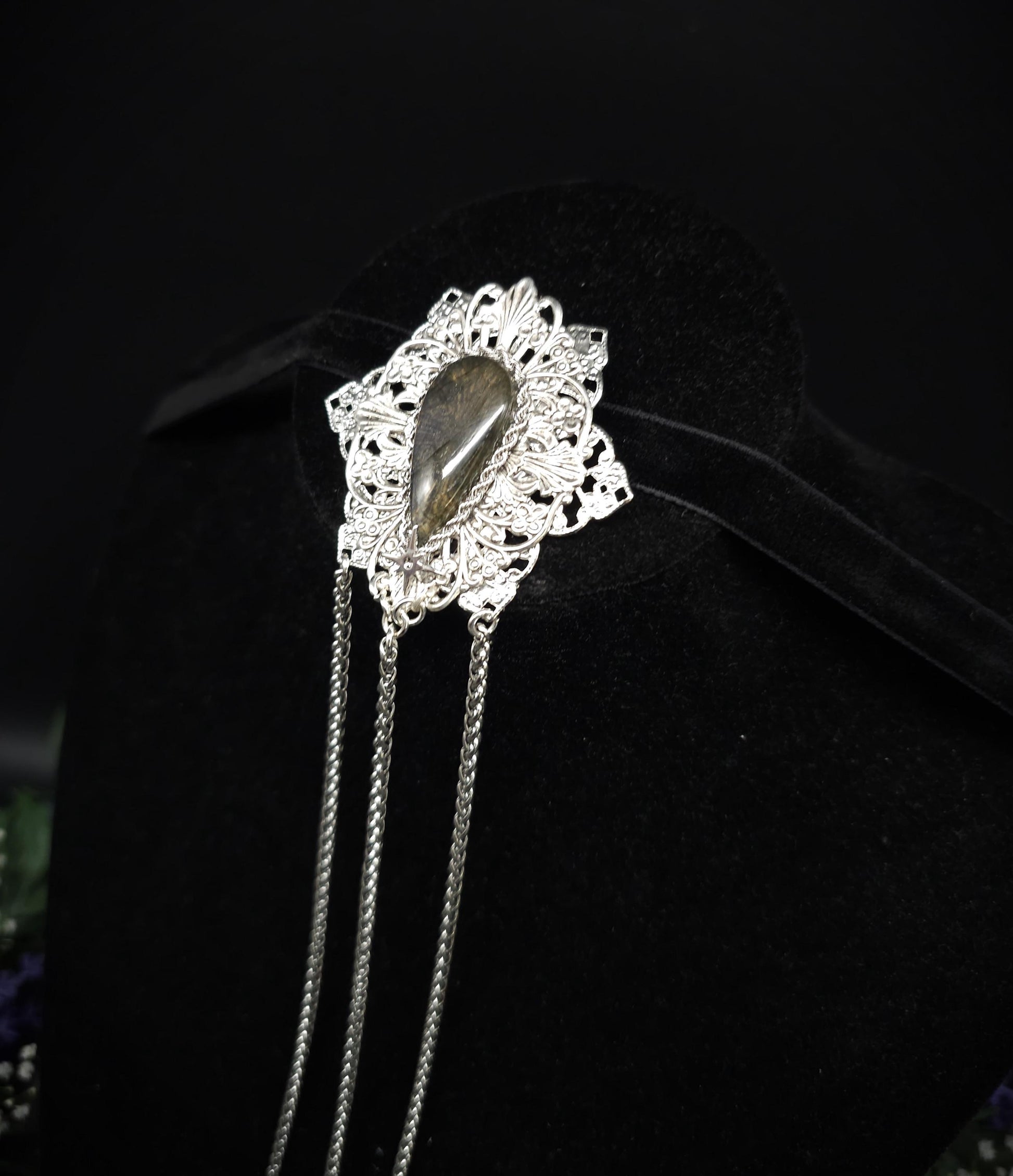 Fantasy Accessoire Brosche ~ Elfischer Fantasy Pin ~ Kostüm Schmuck