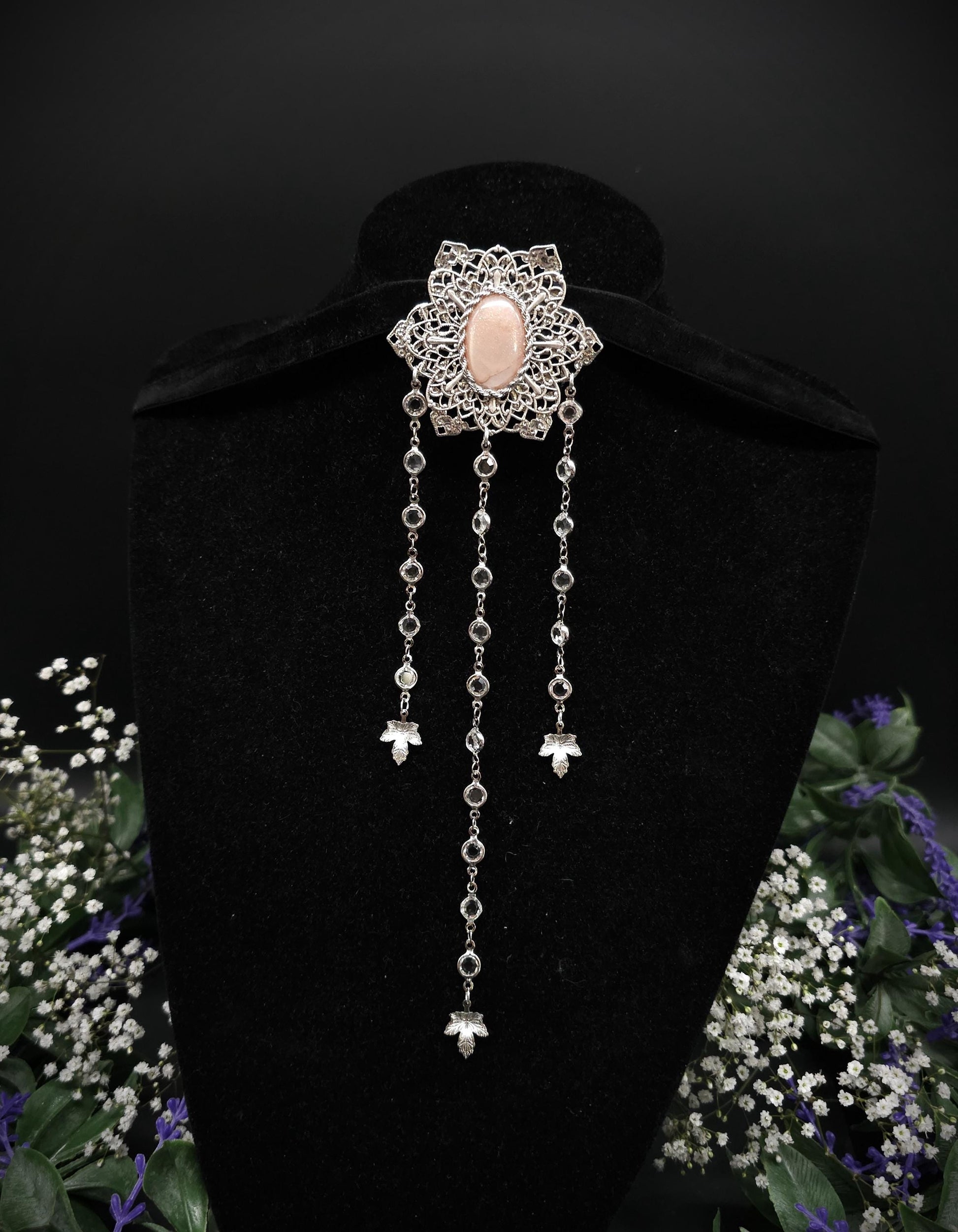 Pfirsich Mondstein Brosche ~ Art Nouveau /Jugendstil ~ Fantasy Brosche für Hochzeiten, Bräute, Gothic, Schaldekoration, Mittelalter und LARP