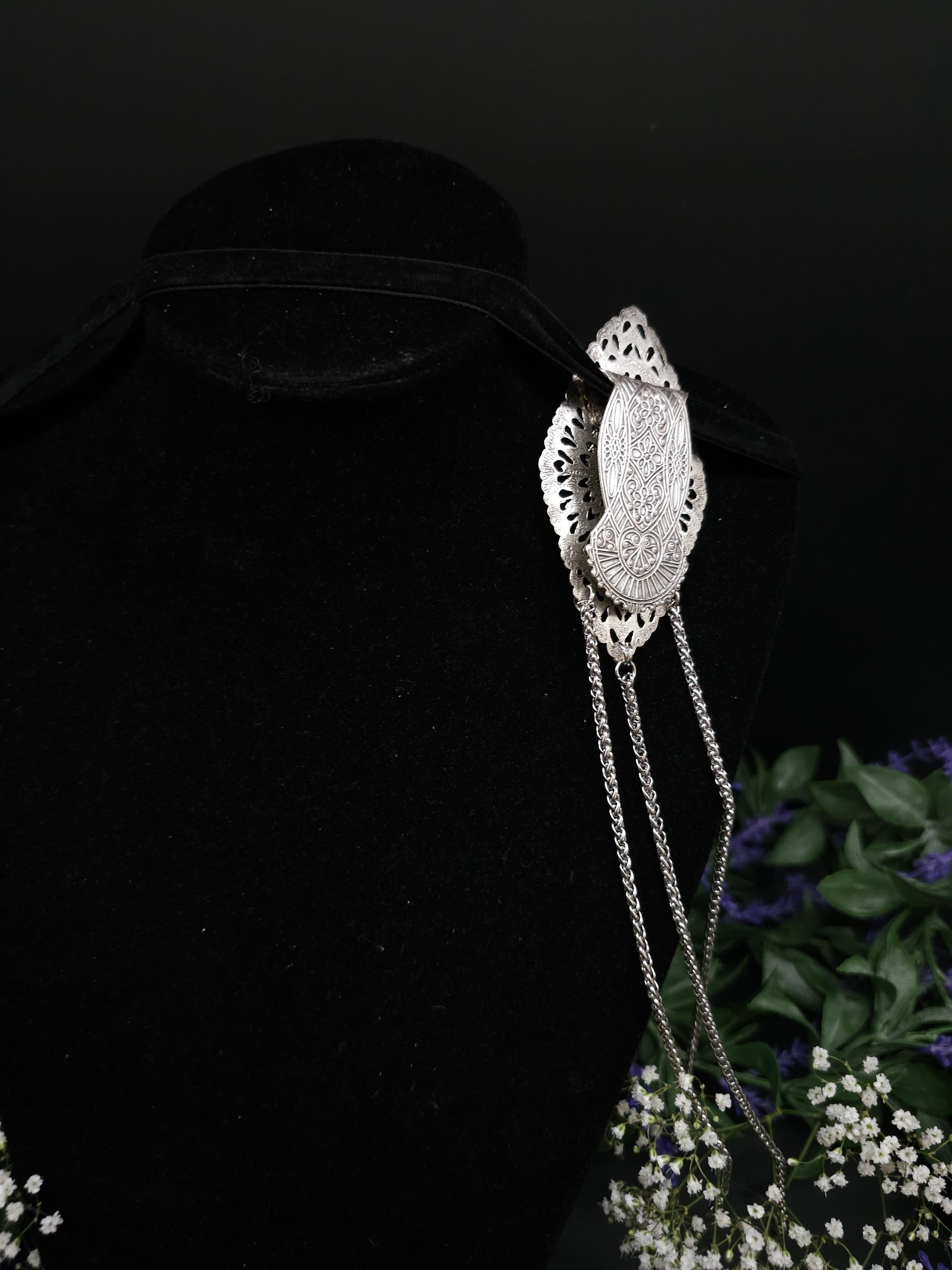 Art Nouveau Labradorite Châtelaine Clip: Rhodium-Plated Costume Accessory