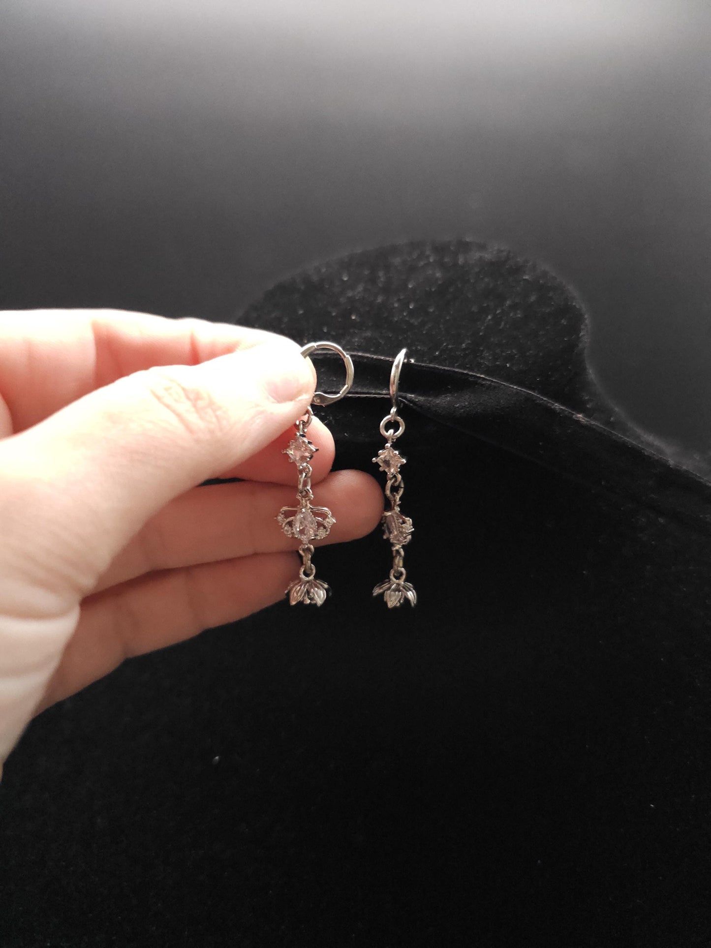 Zirkonia Hängeohrringe mit Blütenanhänger - Edelstahl Ohrhaken - Elegante Ohrringe für Hochzeiten & Bräute