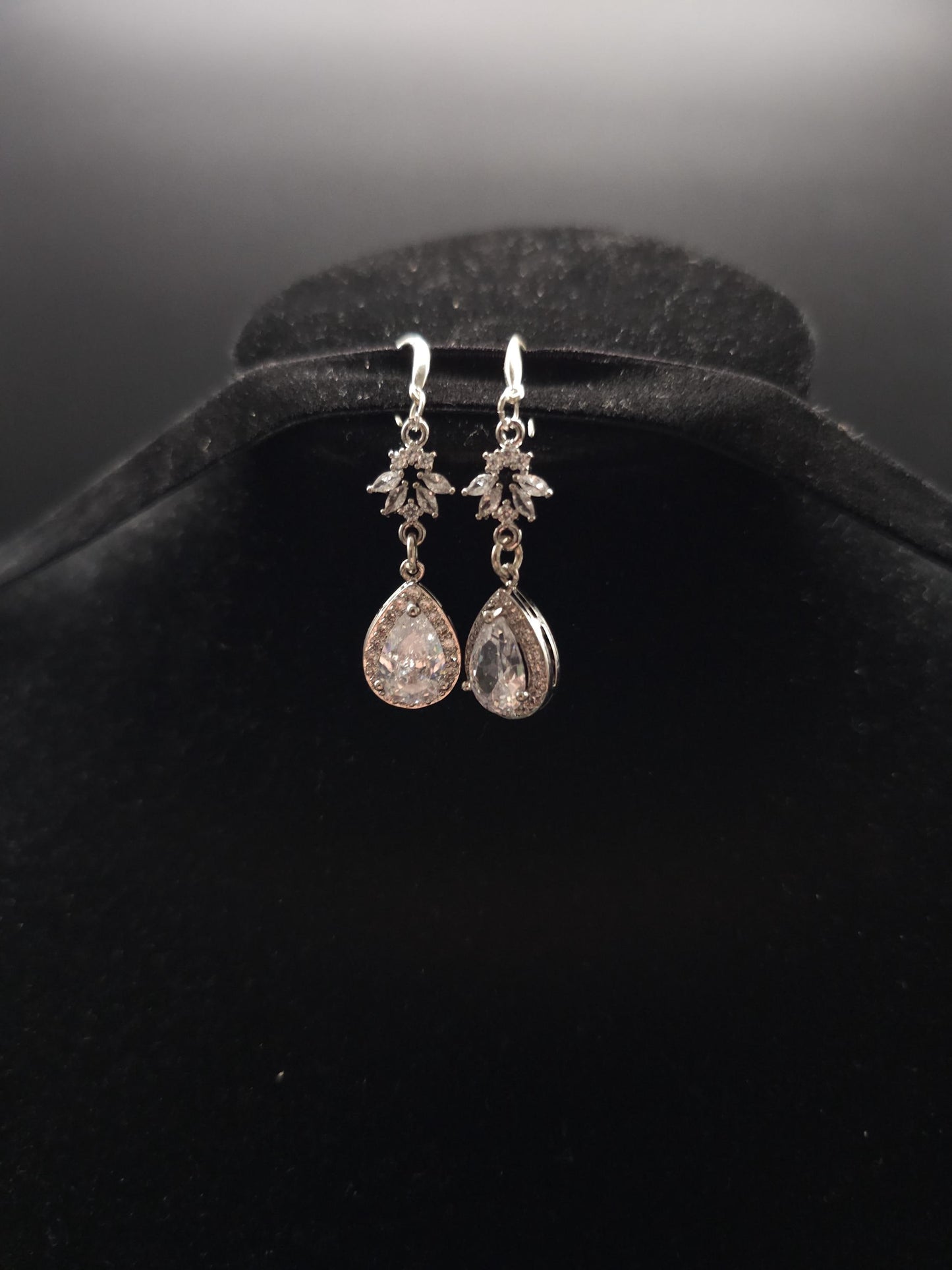 925er Sterling Silber Ohrringe mit Zirkonia Anhängern - Hochzeit & Braut-Accessoire - Vintage, Gothic, Jugendstil inspirierter Schmuck