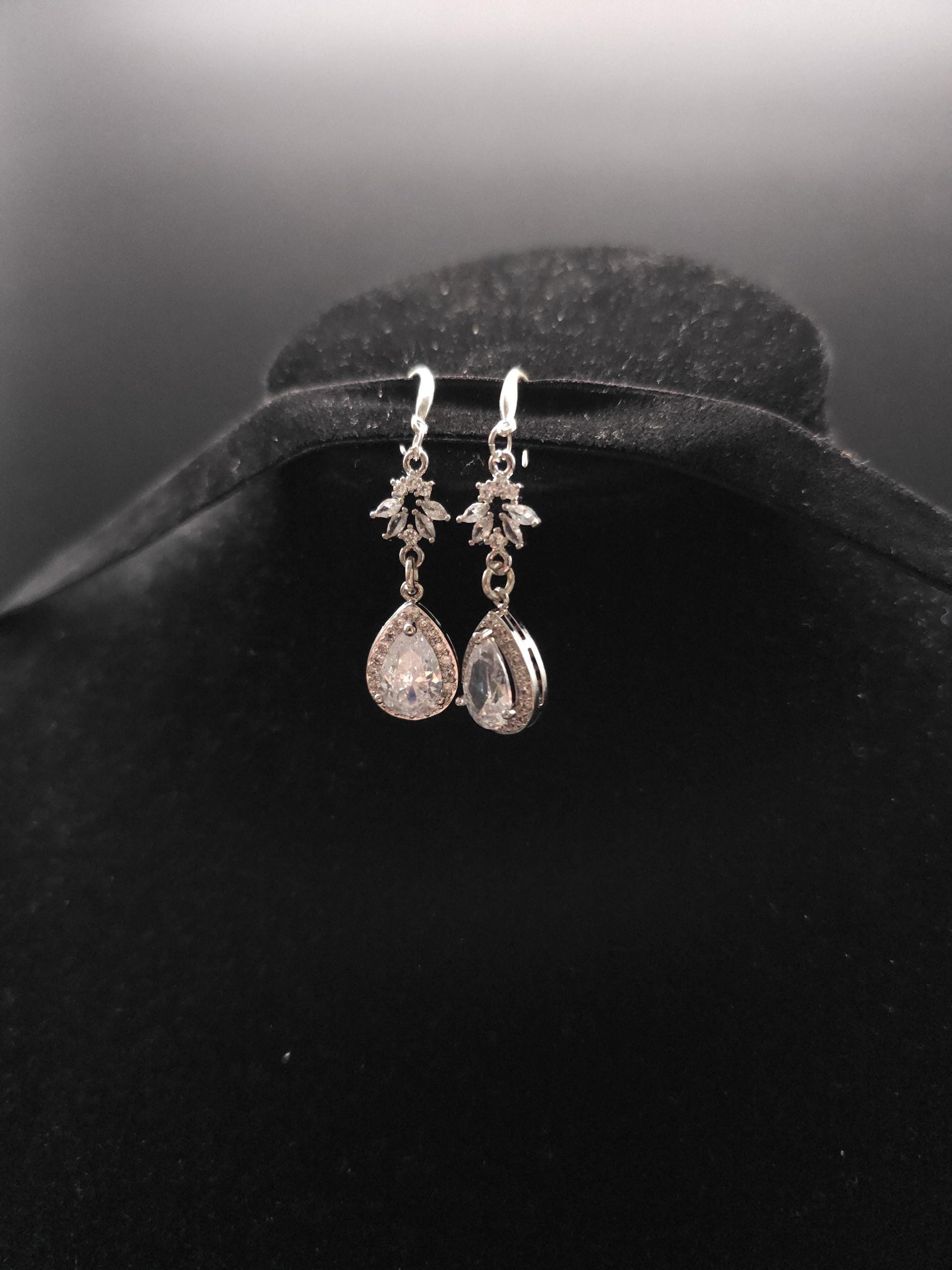 925er Sterling Silber Ohrringe mit Zirkonia Anhängern - Hochzeit & Braut-Accessoire - Vintage, Gothic, Jugendstil inspirierter Schmuck