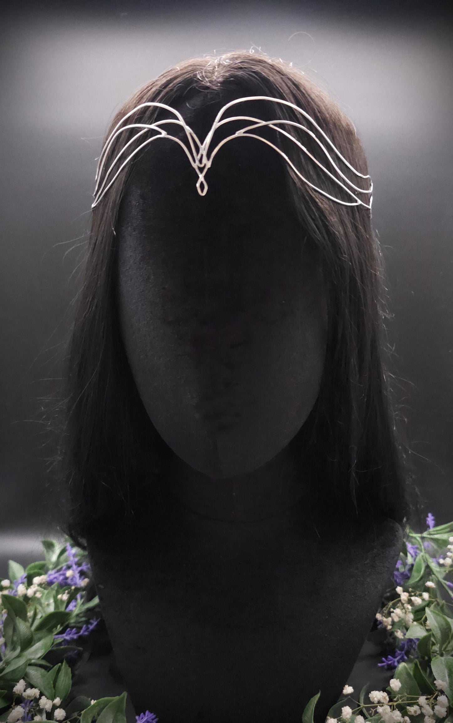 Versilbertes Elfen-Diadem "Yelláre" ~ Draht Tiara im Jugendstil Design ~ Größenverstellbar ~ Accessoire für LARP, Cosplay und Hochzeiten