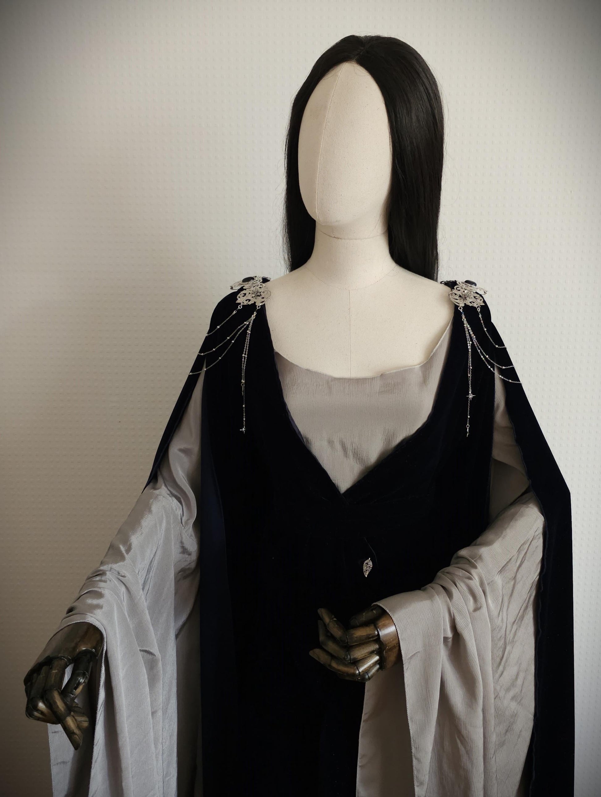 Schulterbroschen-Paar mit filigranen Sternen ~ Kostüm-Accessoire, Elben & Elfen Schmuck ~ Fantasy, Cosplay, Mittelalter ~ Braut und Hochzeit