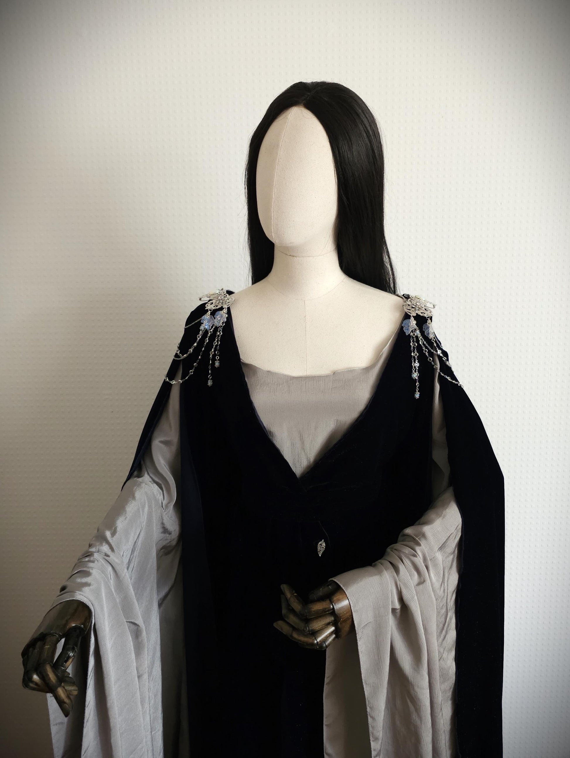 Schulterbroschen Paar "Myrayné" ~ Hochzeit und Kostüm Accessoire ~ LARP Cosplay Mittelalter ~ Brosche, Schalnadel ~ Brautschmuck