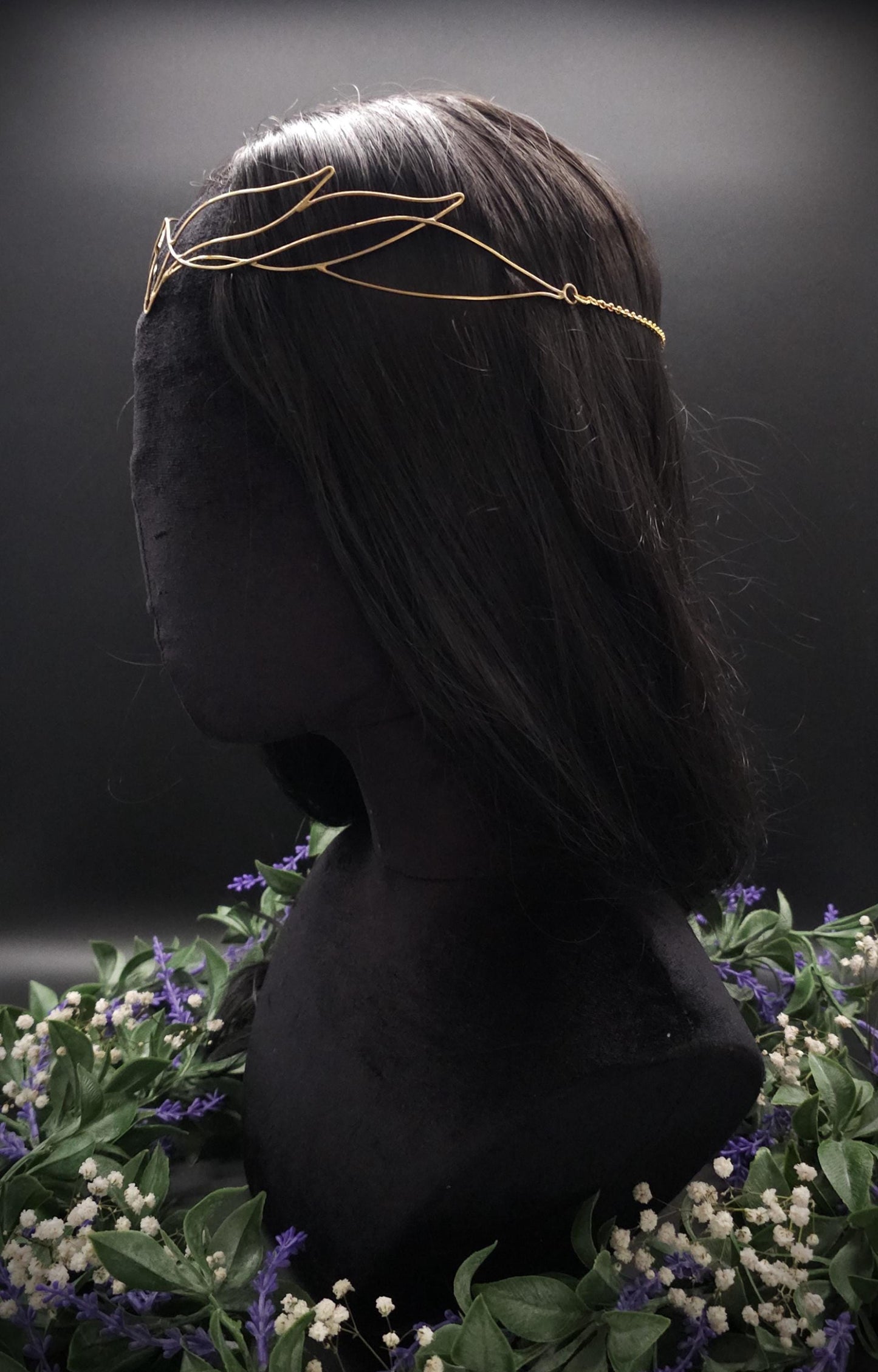 Messing Diadem "Nyaame" ~ Draht Tiara im Schwingen Design ~ Größenverstellbar ~ Accessoire für LARP, Cosplay und Hochzeiten