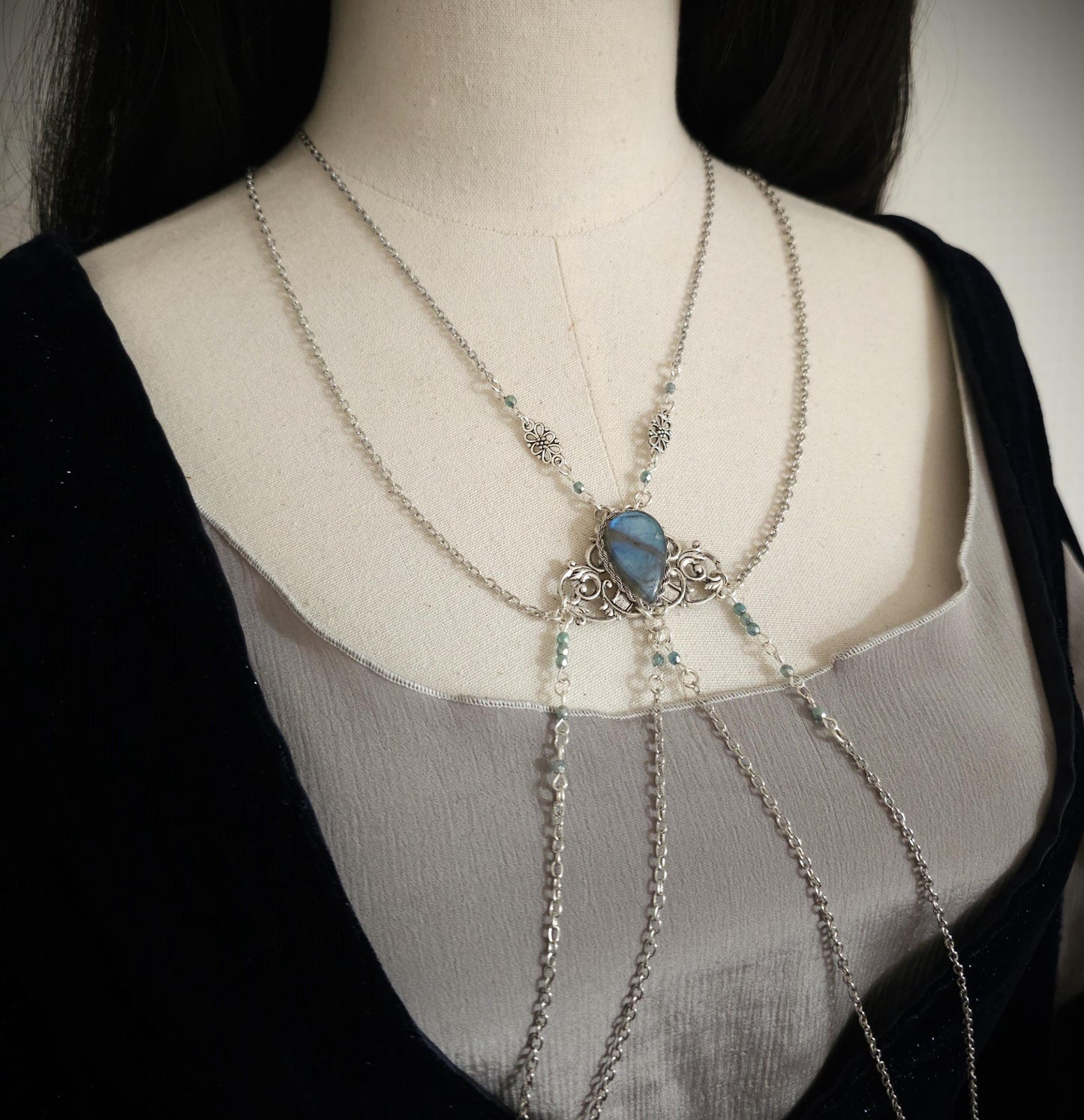 Bodychain "Meanlée" ~ Körperschmuck mit Labradorit ~ Größenverstellbar ~ Fantasy Accessoire ~ Bauchtanz, Fantasy, Cosplay