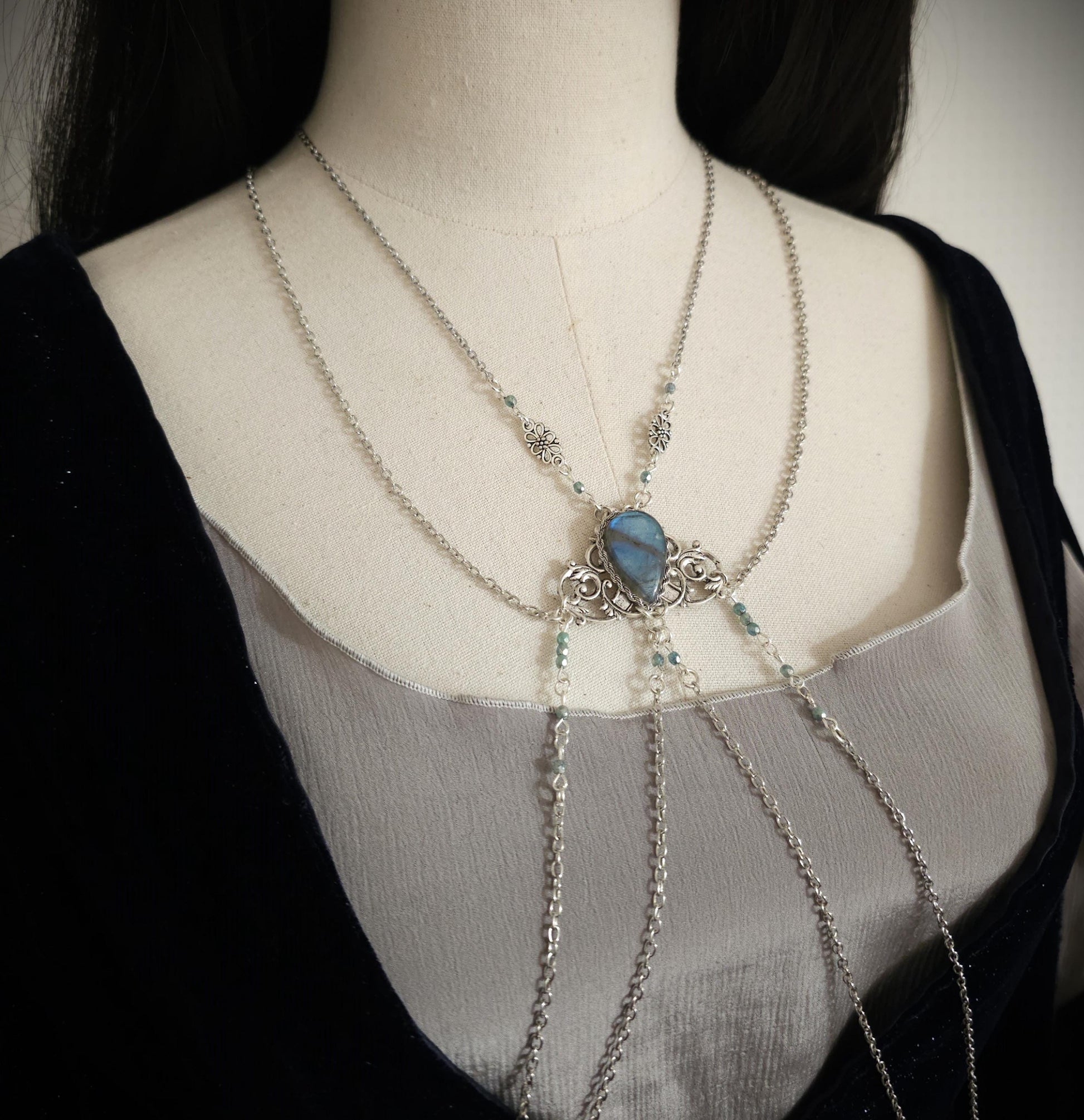 Bodychain "Meanlée" ~ Körperschmuck mit Labradorit ~ Größenverstellbar ~ Fantasy Accessoire ~ Bauchtanz, Fantasy, Cosplay