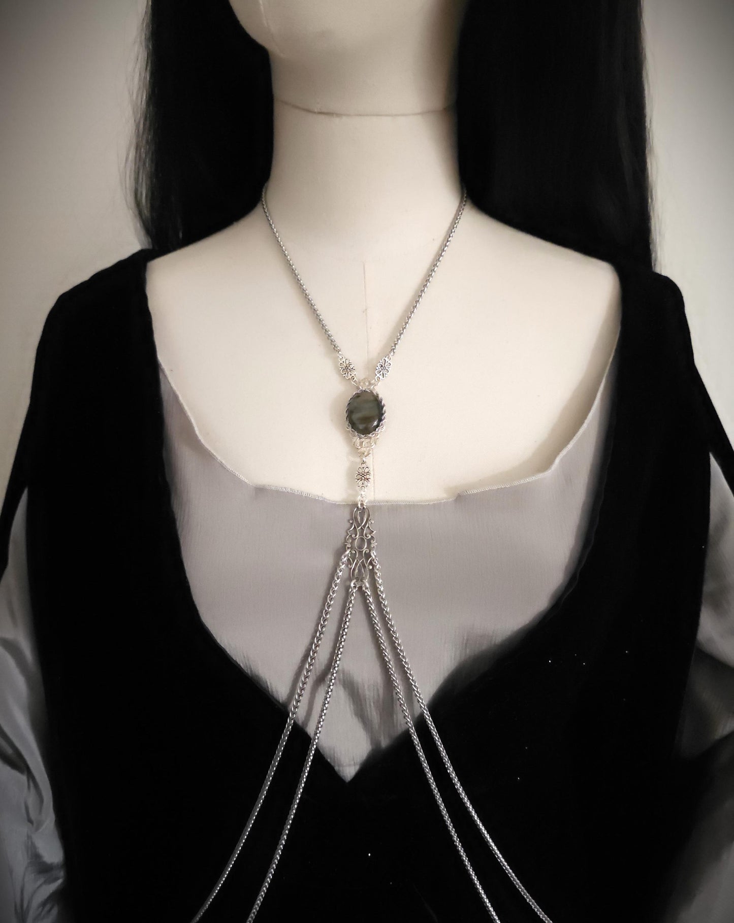 Bodychain "Meréah" ~ handgefertigte Körperkette mit Labradorit ~ Bauchtanz, Fantasy und Cosplay Kostüm Accessoire ~