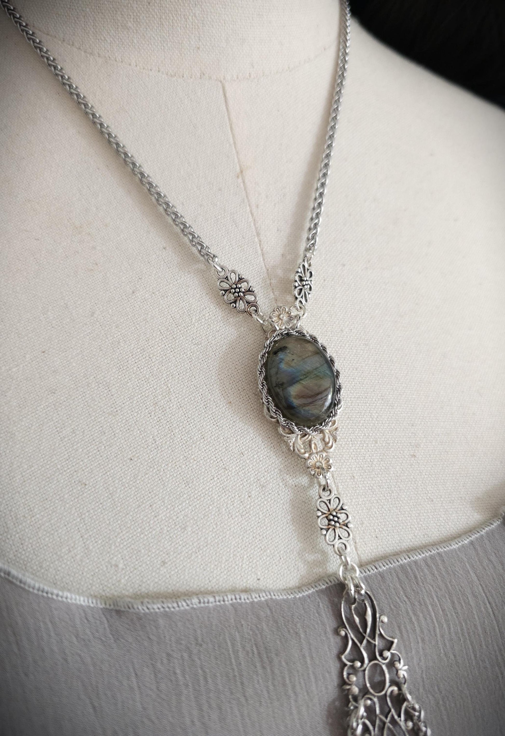 Bodychain "Meréah" ~ handgefertigte Körperkette mit Labradorit ~ Bauchtanz, Fantasy und Cosplay Kostüm Accessoire ~