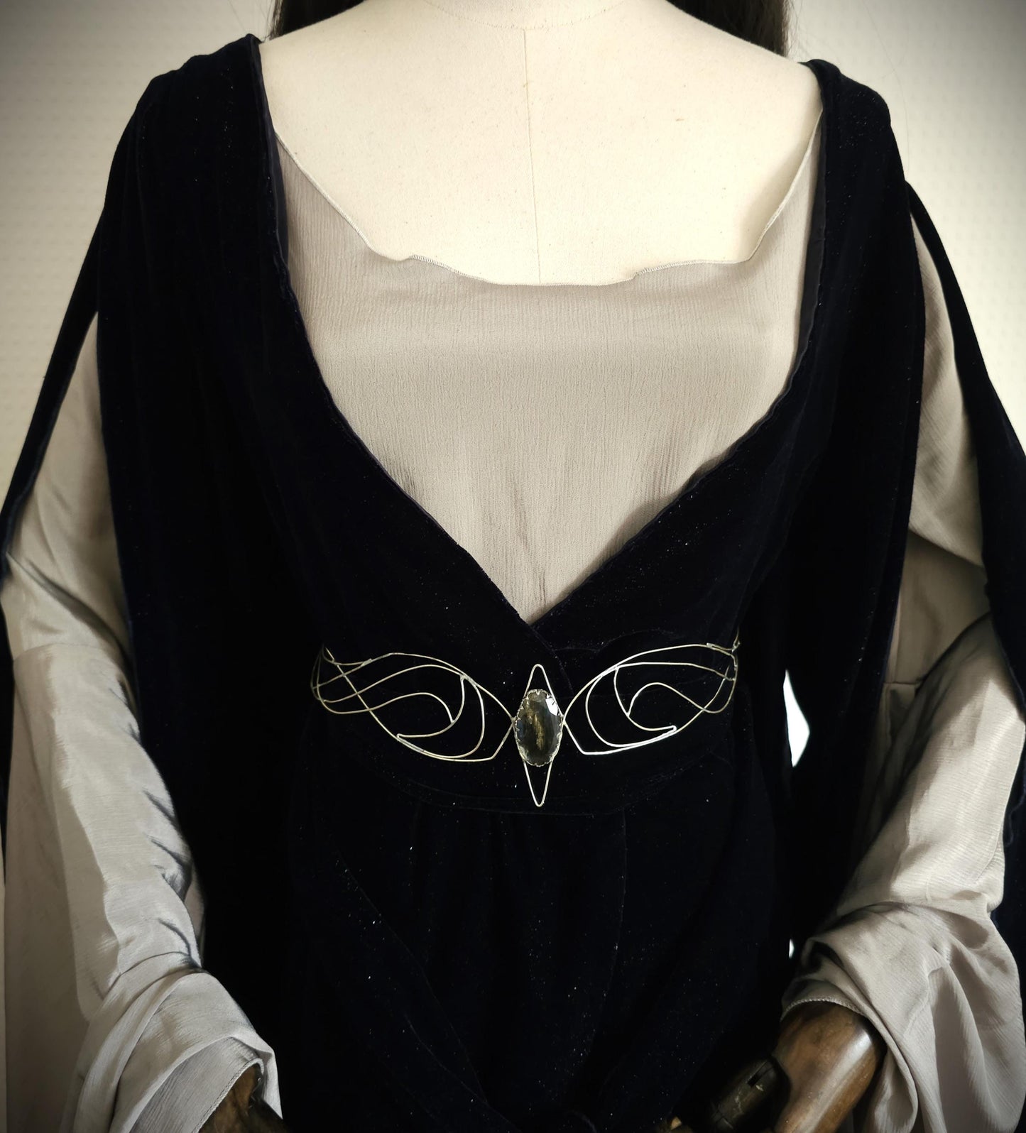 Handgefertigter Gürtel aus versilbertem Draht ~ Kostüm Accessoire mit Labradorit ~ Braut und Hochzeitsschmuck ~ größenverstellbar ~