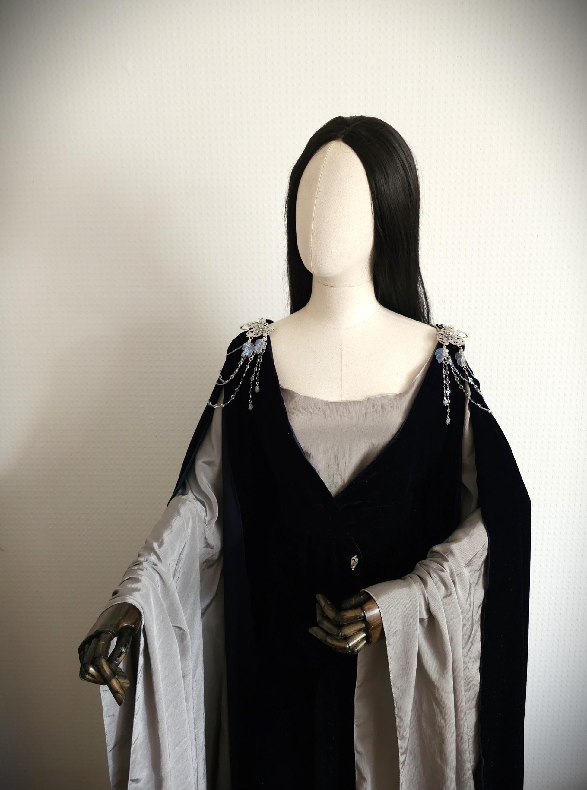 Schulterbroschen Paar "Myrayné" ~ Hochzeit und Kostüm Accessoire ~ LARP Cosplay Mittelalter ~ Brosche, Schalnadel ~ Brautschmuck