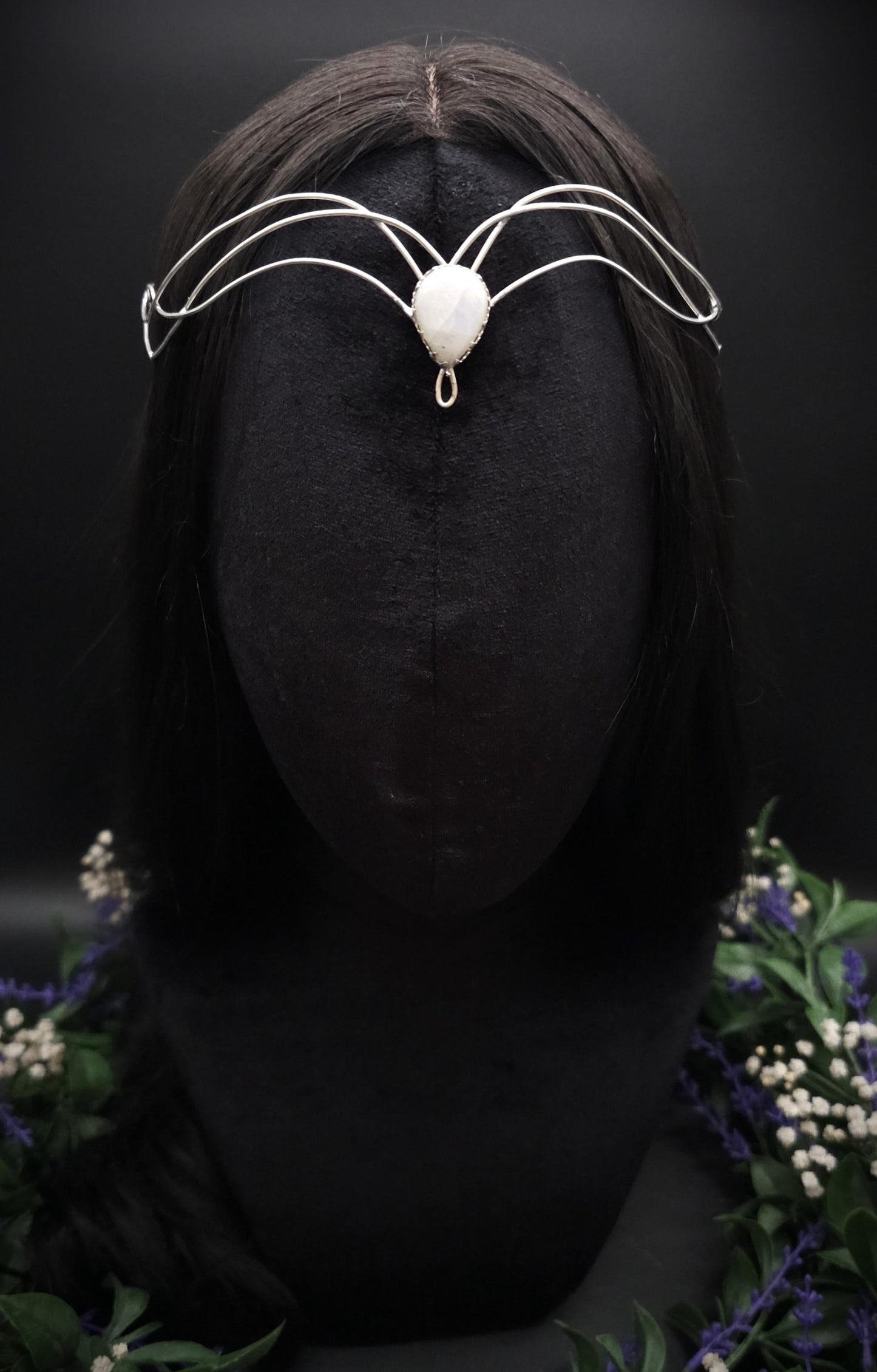 Versilbertes Diadem mit Mondstein Tropfen ~ Elfen Diadem ~Braut Krone ~ größenverstellbar