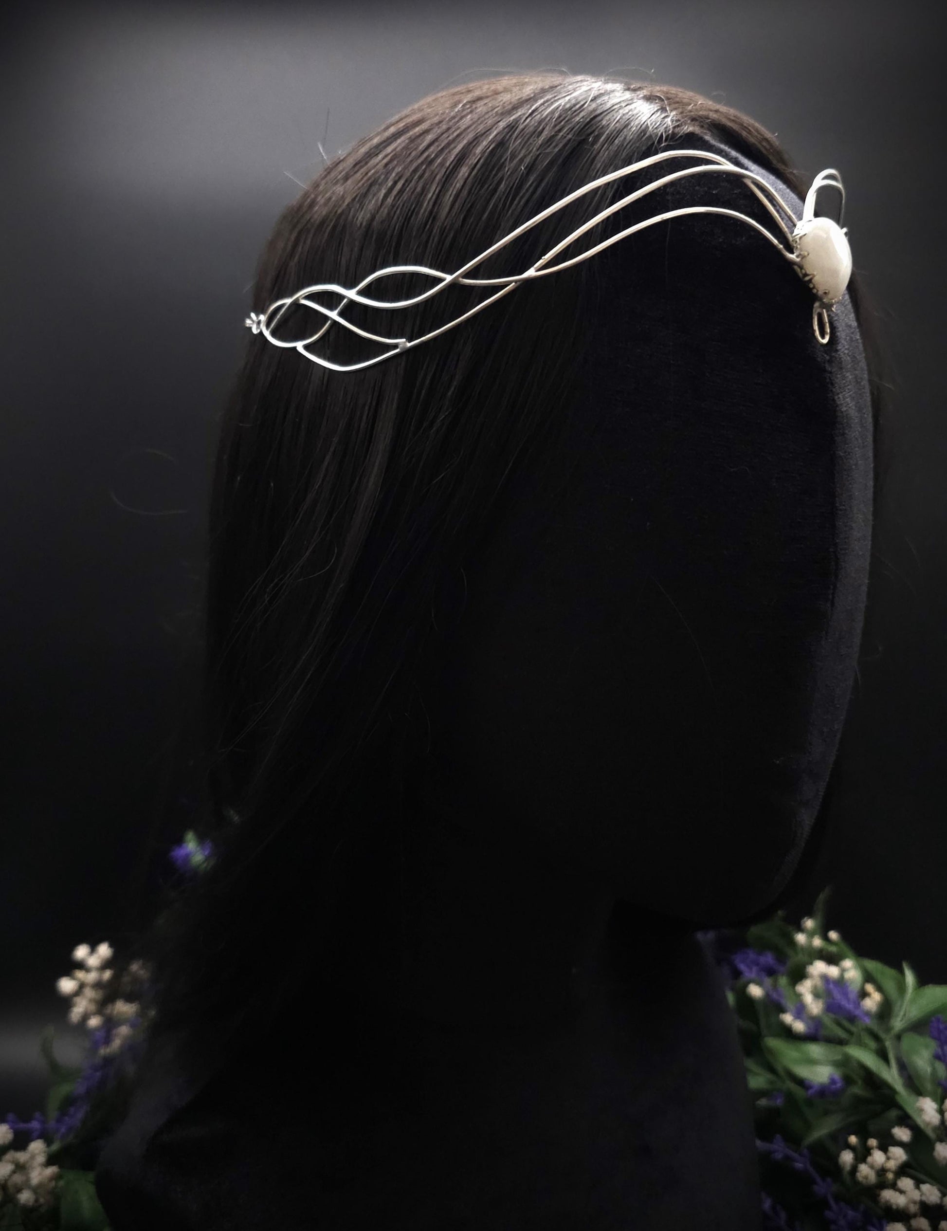 Versilbertes Diadem mit Mondstein Tropfen ~ Elfen Diadem ~Braut Krone ~ größenverstellbar