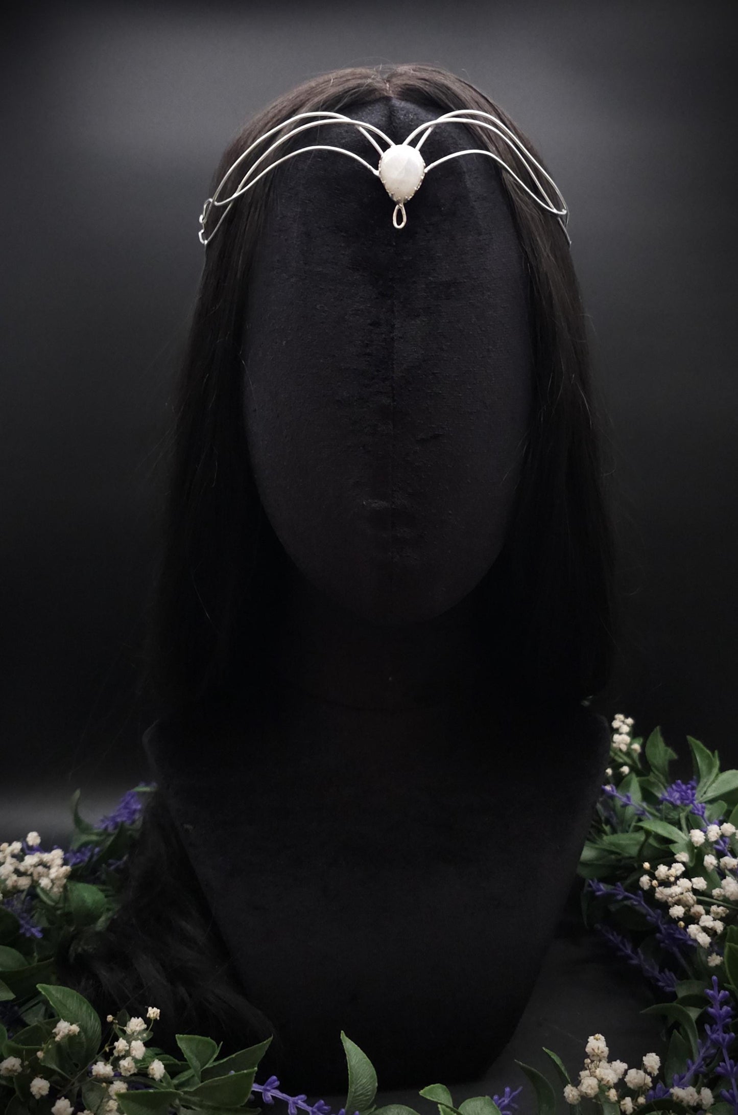 Versilbertes Diadem mit Mondstein Tropfen ~ Elfen Diadem ~Braut Krone ~ größenverstellbar