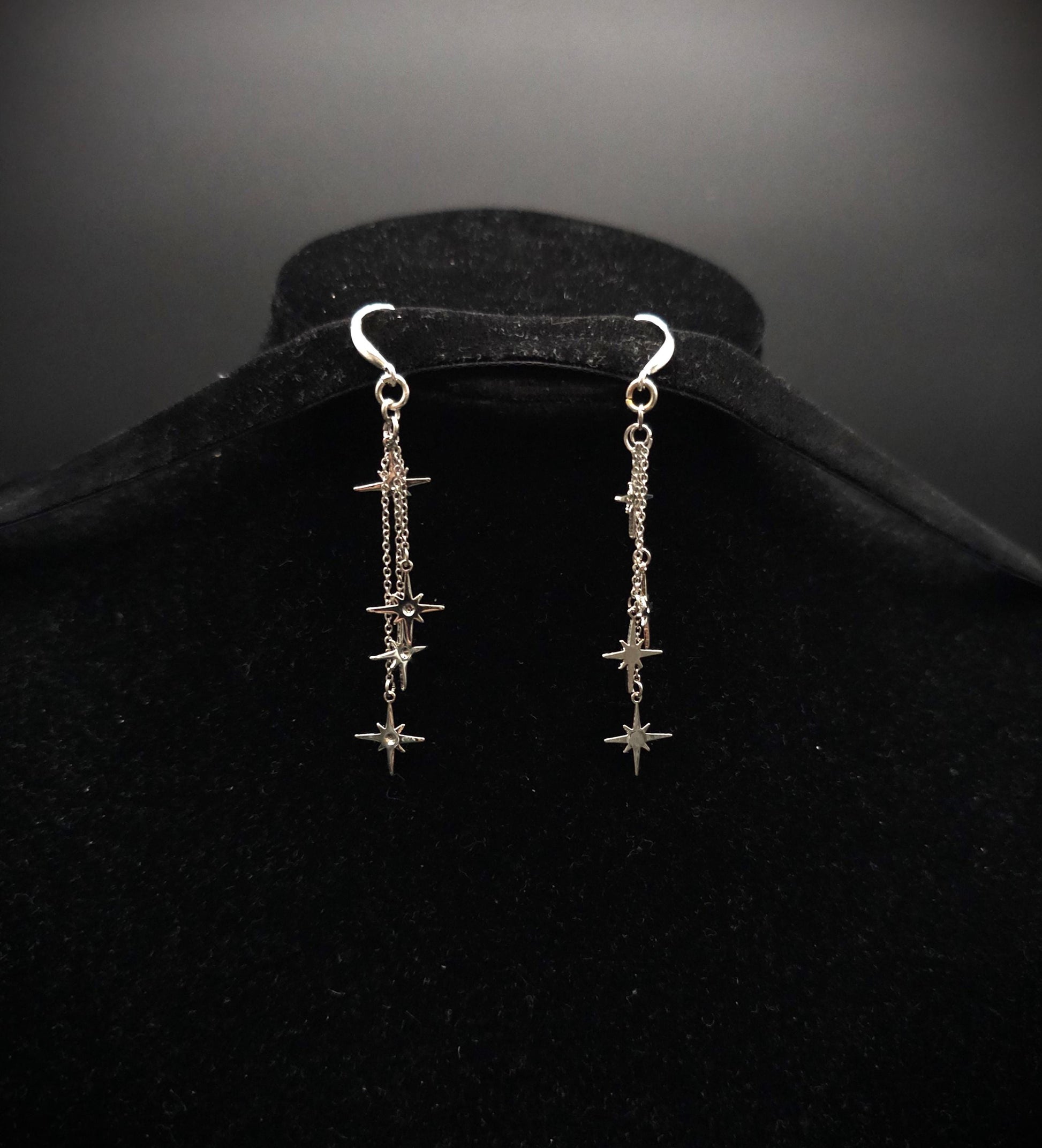 Kurze 925er Sterling Silber Stern-Ohrringe ~ Edelstahl Sterne ~ filigraner Ohrschmuck ~ Fantasy Ohrhaken