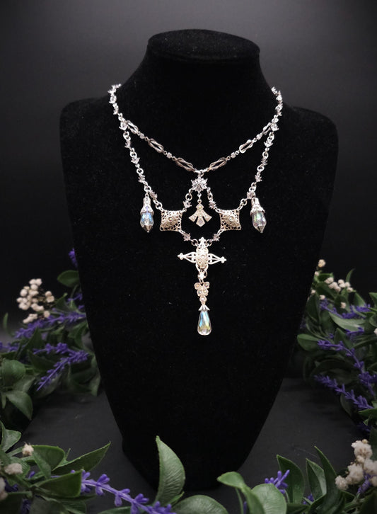 Statement Halskette mit schimmernden Steinen und Perlen ~ Fantasy Schmuck ~ Handgefertigtes Unikat ~ Größenverstellbar