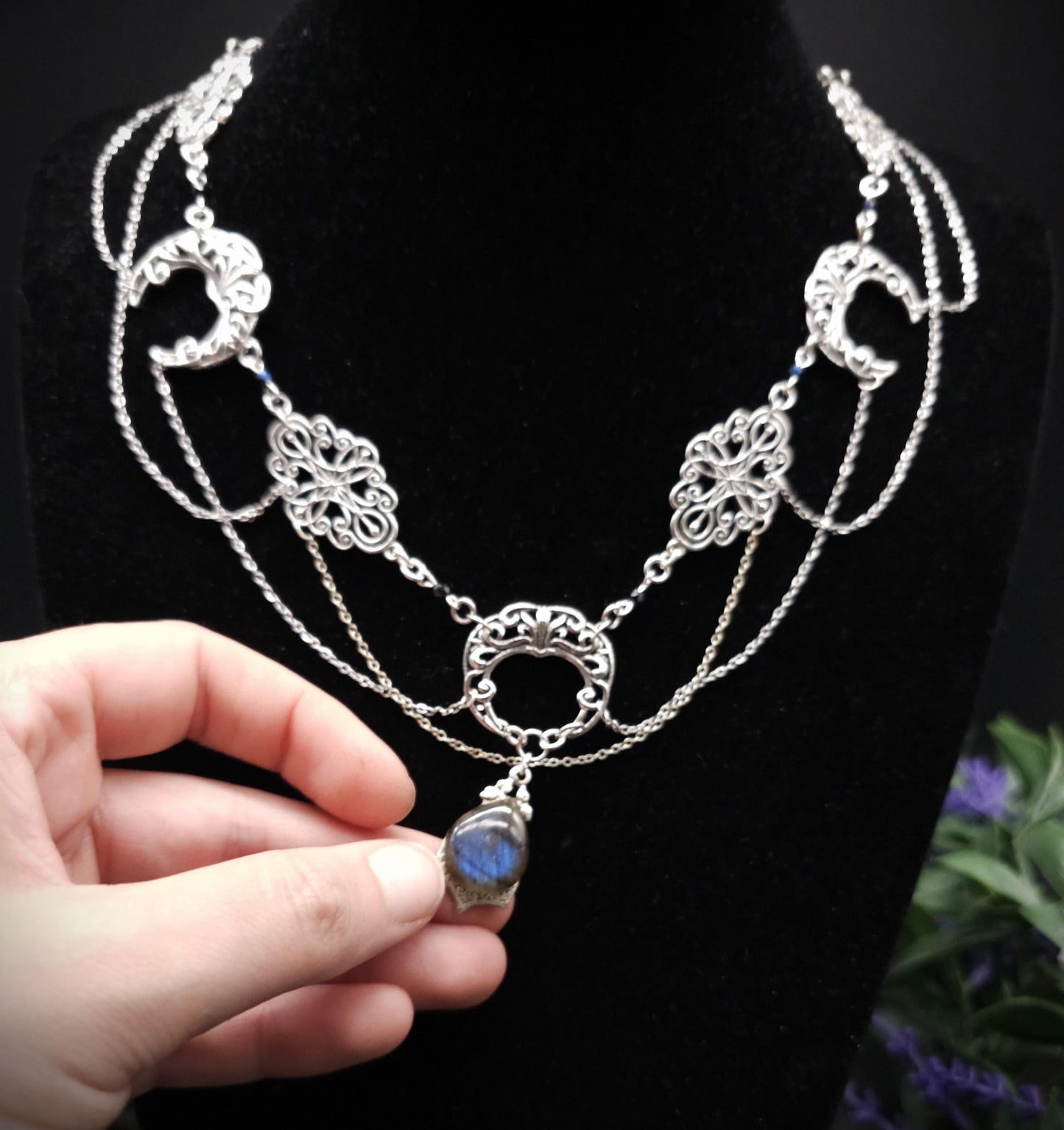 Mondcollier mit Labradorit ~ Art Nouveau Halskette ~ Witchy Mond Schmuck ~ Wicca ~ Edelstahl & Rhodium ~ Größenverstellbar