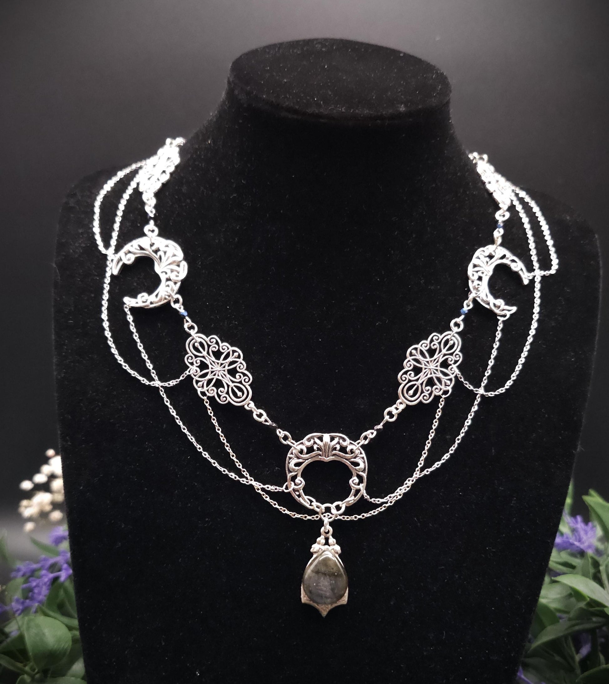 Mondcollier mit Labradorit ~ Art Nouveau Halskette ~ Witchy Mond Schmuck ~ Wicca ~ Edelstahl & Rhodium ~ Größenverstellbar